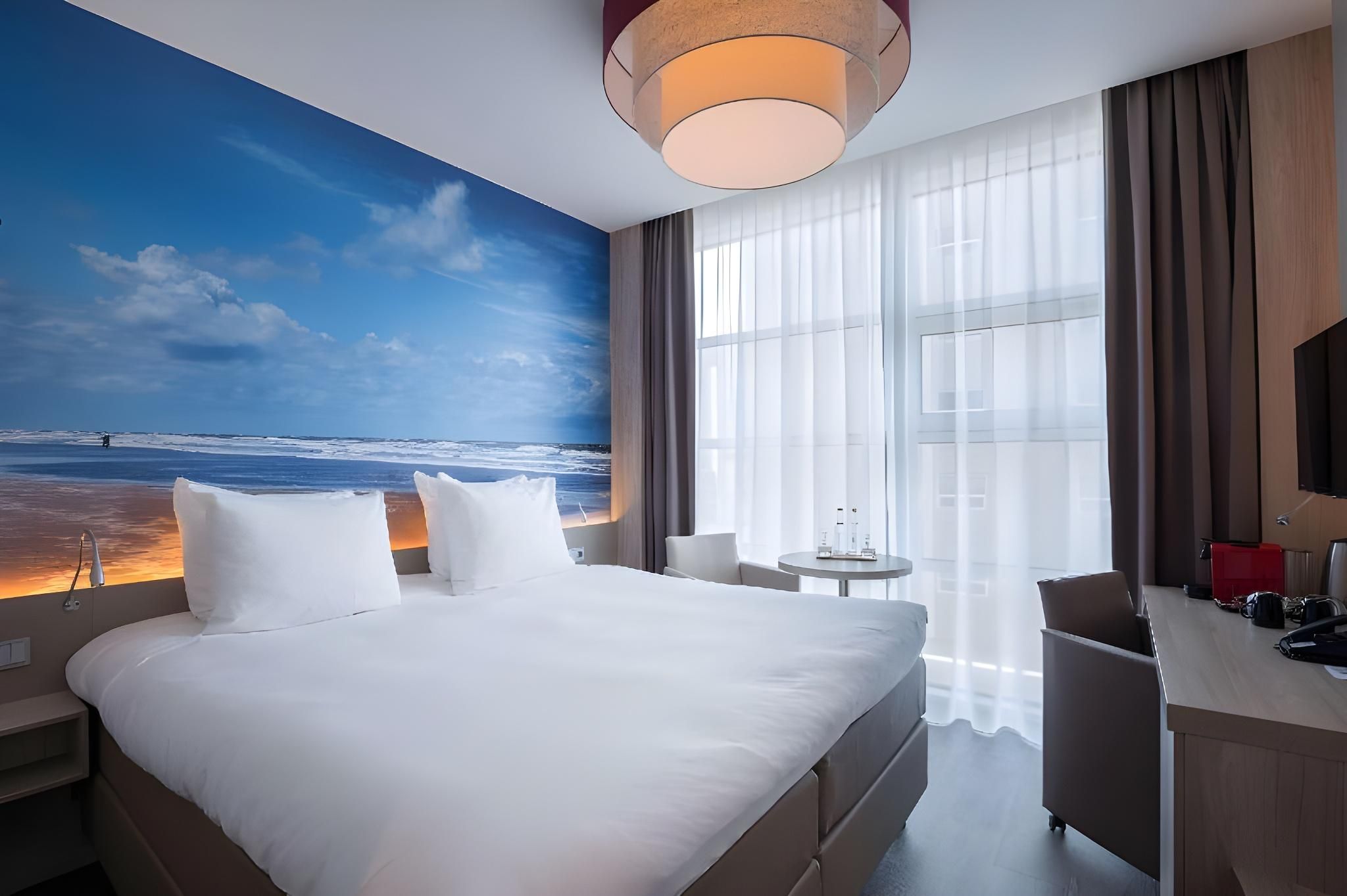 1 King Bed