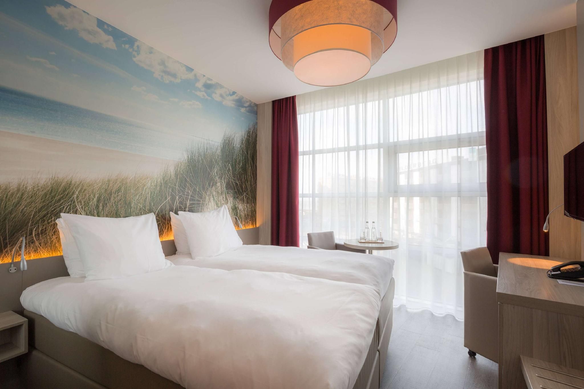 Ramada by Wyndham The Hague Scheveningen 2 Twin Beds Room 2