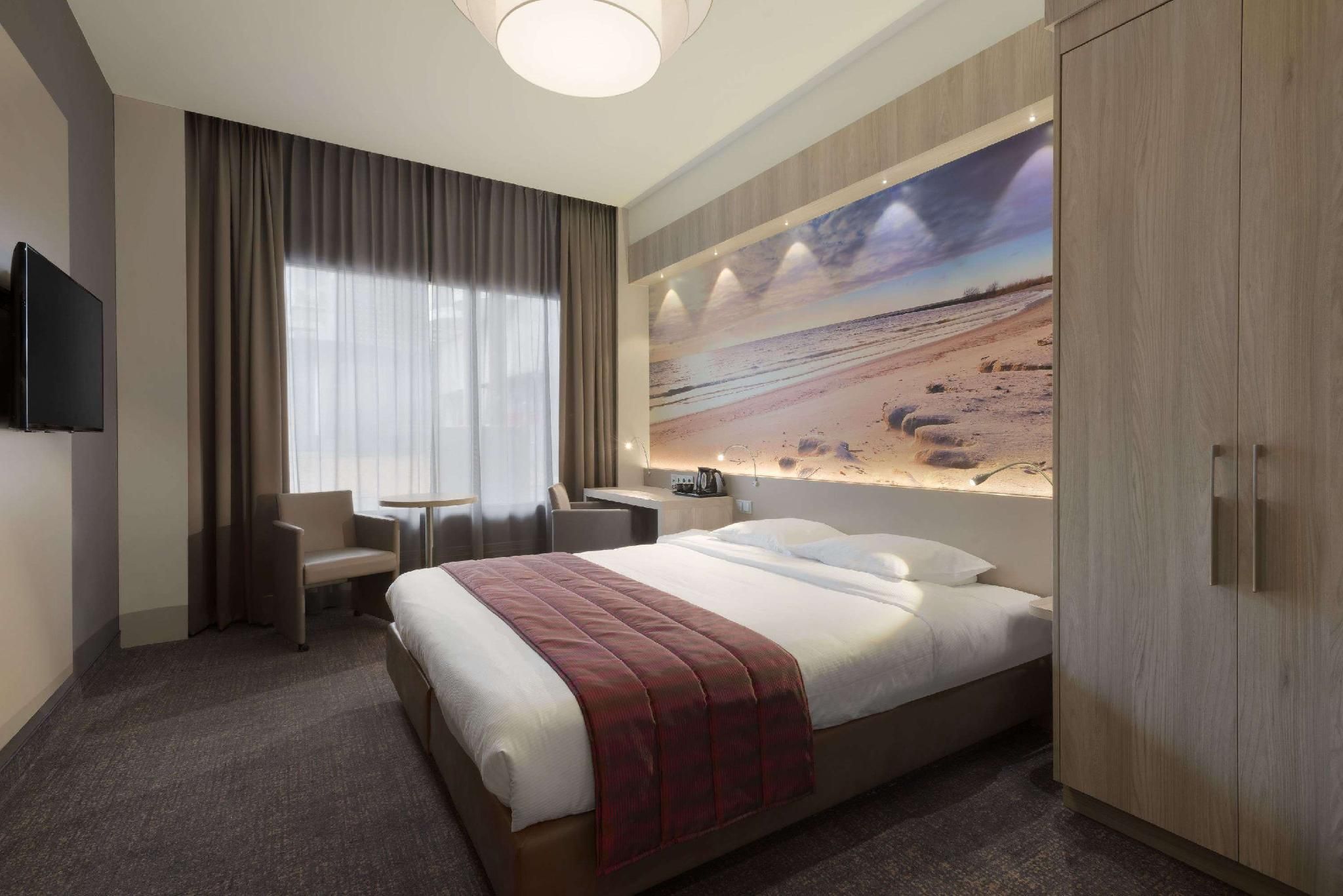 1 Kingsize Bed Accessible Room
