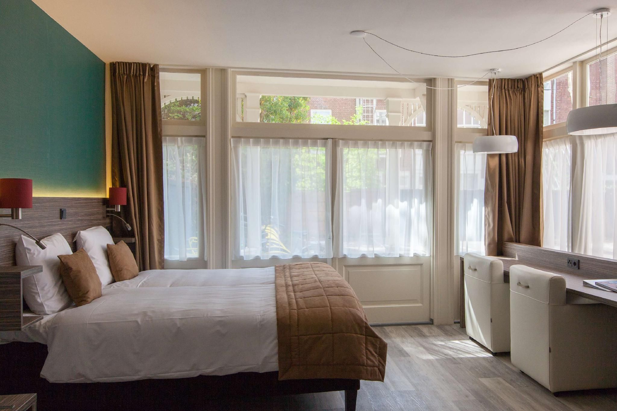 2 Single Beds, Nonsmoking, Family Room, Shower