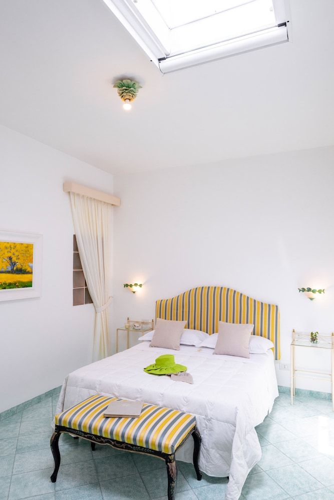 Hotel Royal Prisco Economy Double Room, No Windows (Skylight) 4