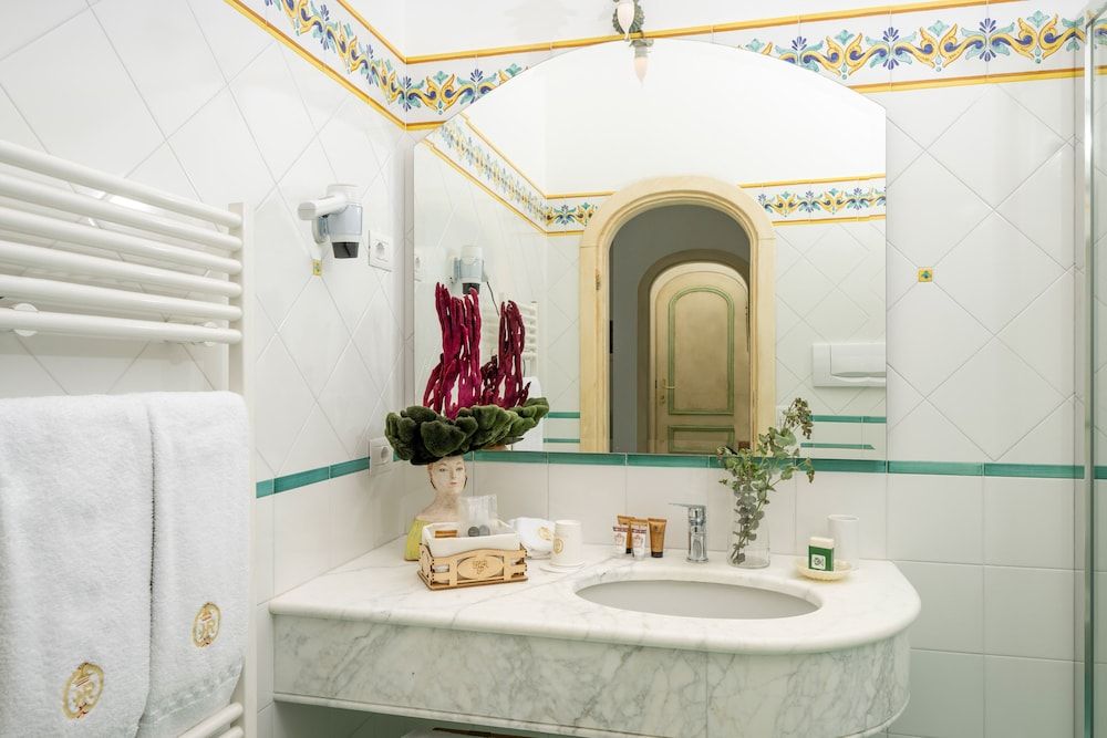 Hotel Royal Prisco Economy Double Room, No Windows (Skylight) 5