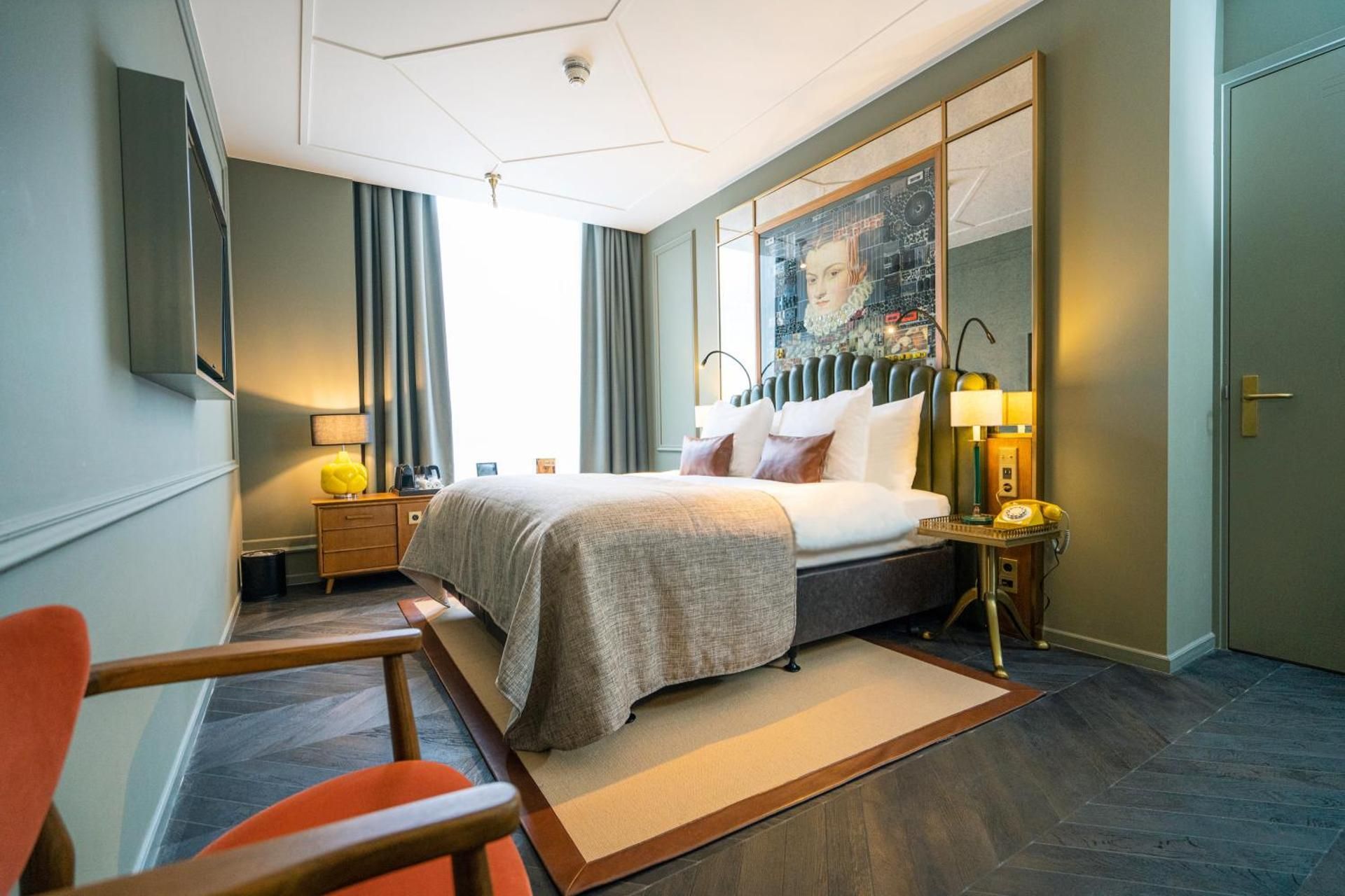2 Single Beds, Nonsmoking, Walk-in Shower, Air Conditioning