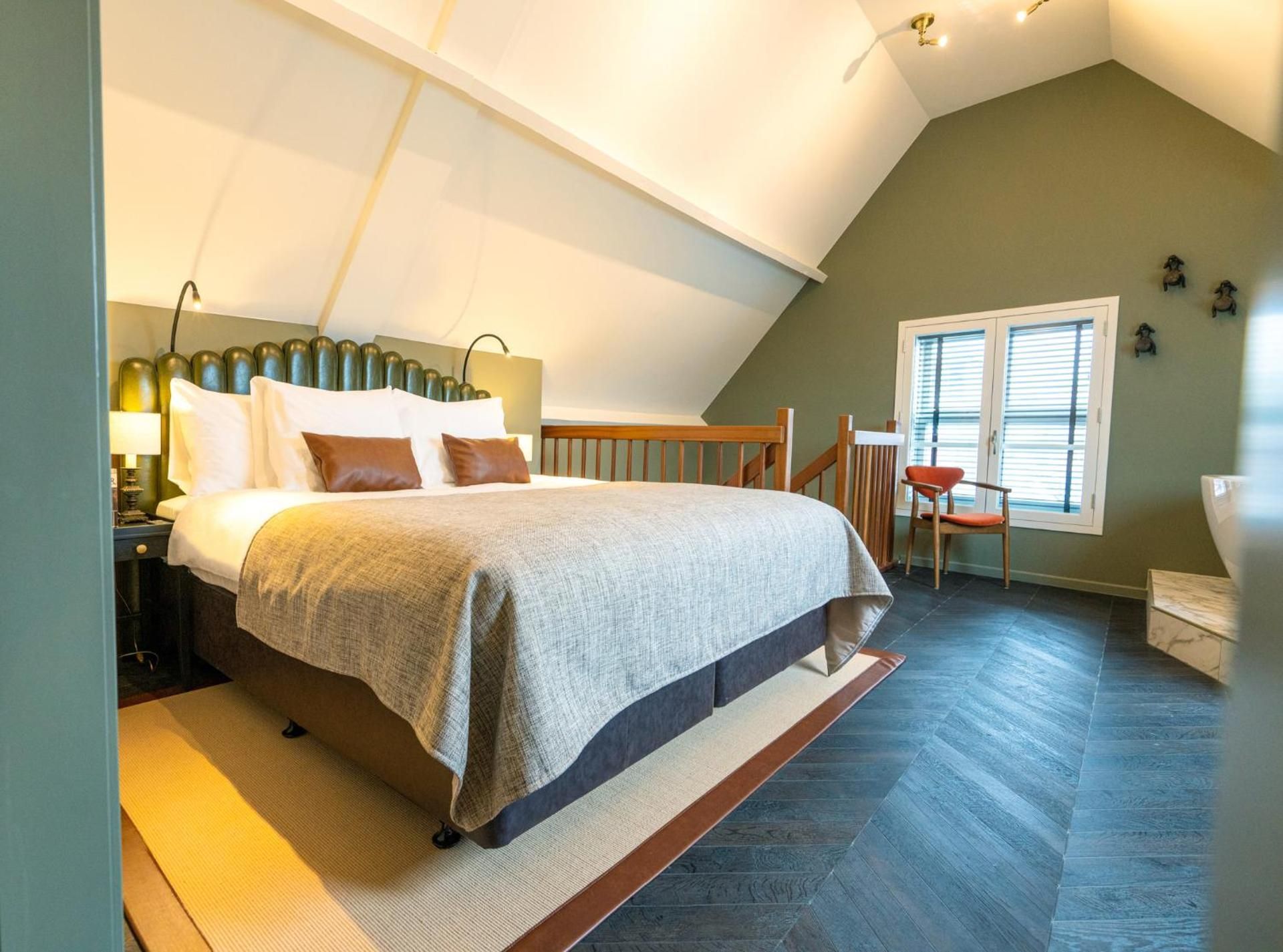 Suite - 1 King 1 Queen, Nonsmoking, Two Floors, Walk-in Shower, Air Conditioning