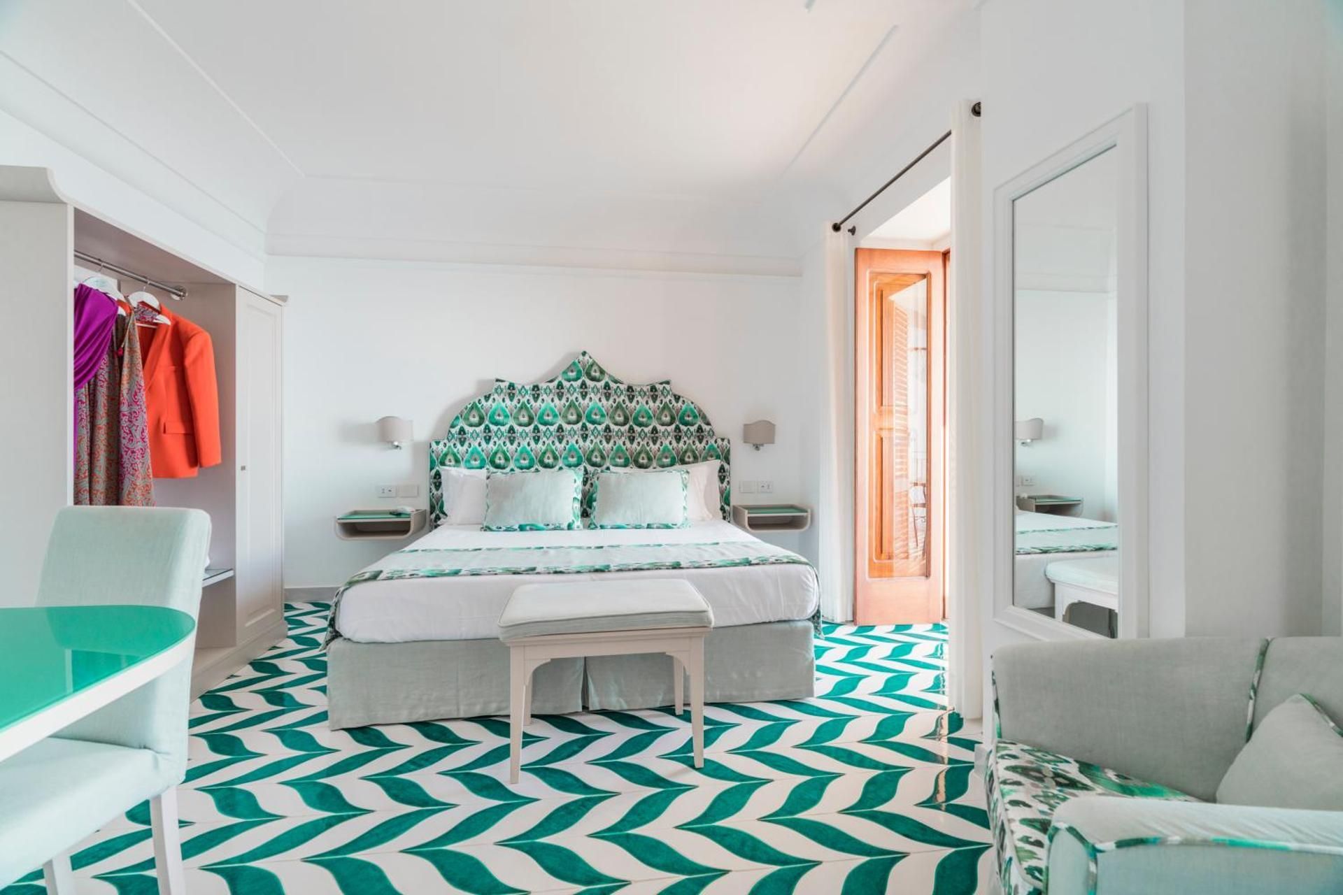 Il Gabbiano King Room with Spa Bath with Balcony and Sea View