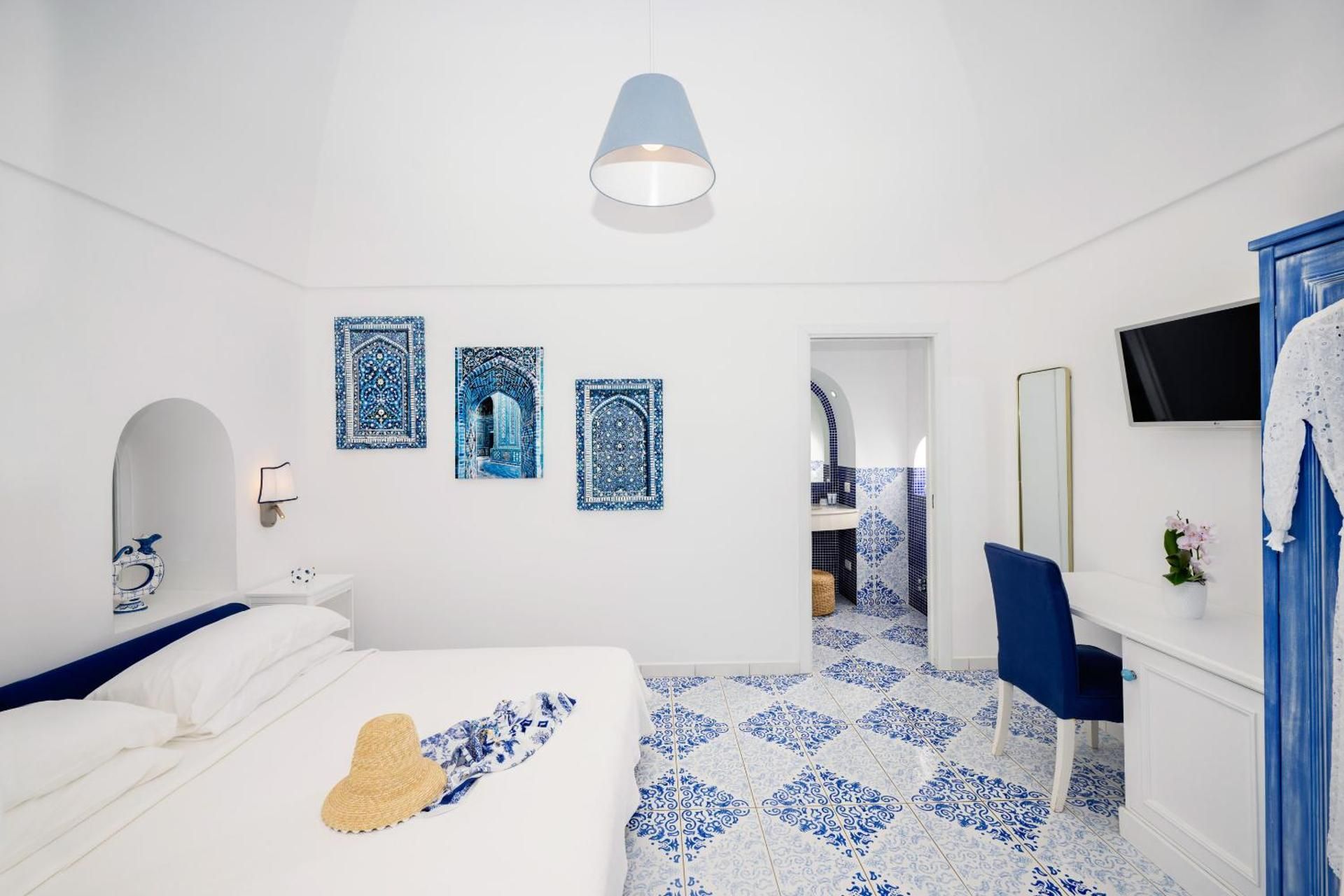 Deluxe Double or Twin Room with Sea View