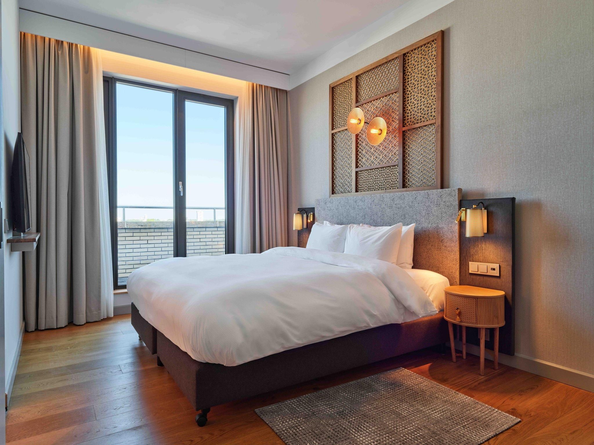 1 King Suite Balcony