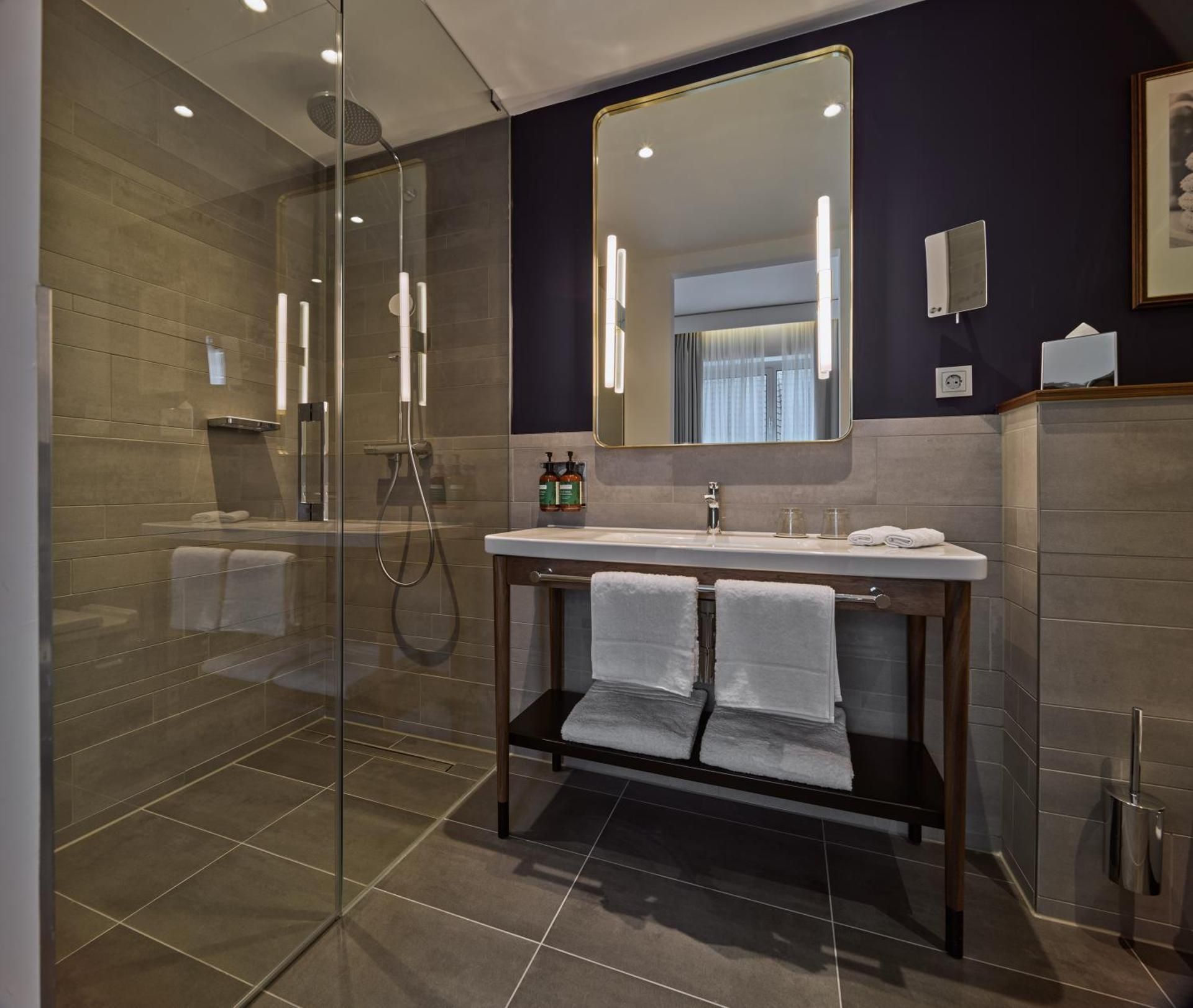 1 King Suite Balcony