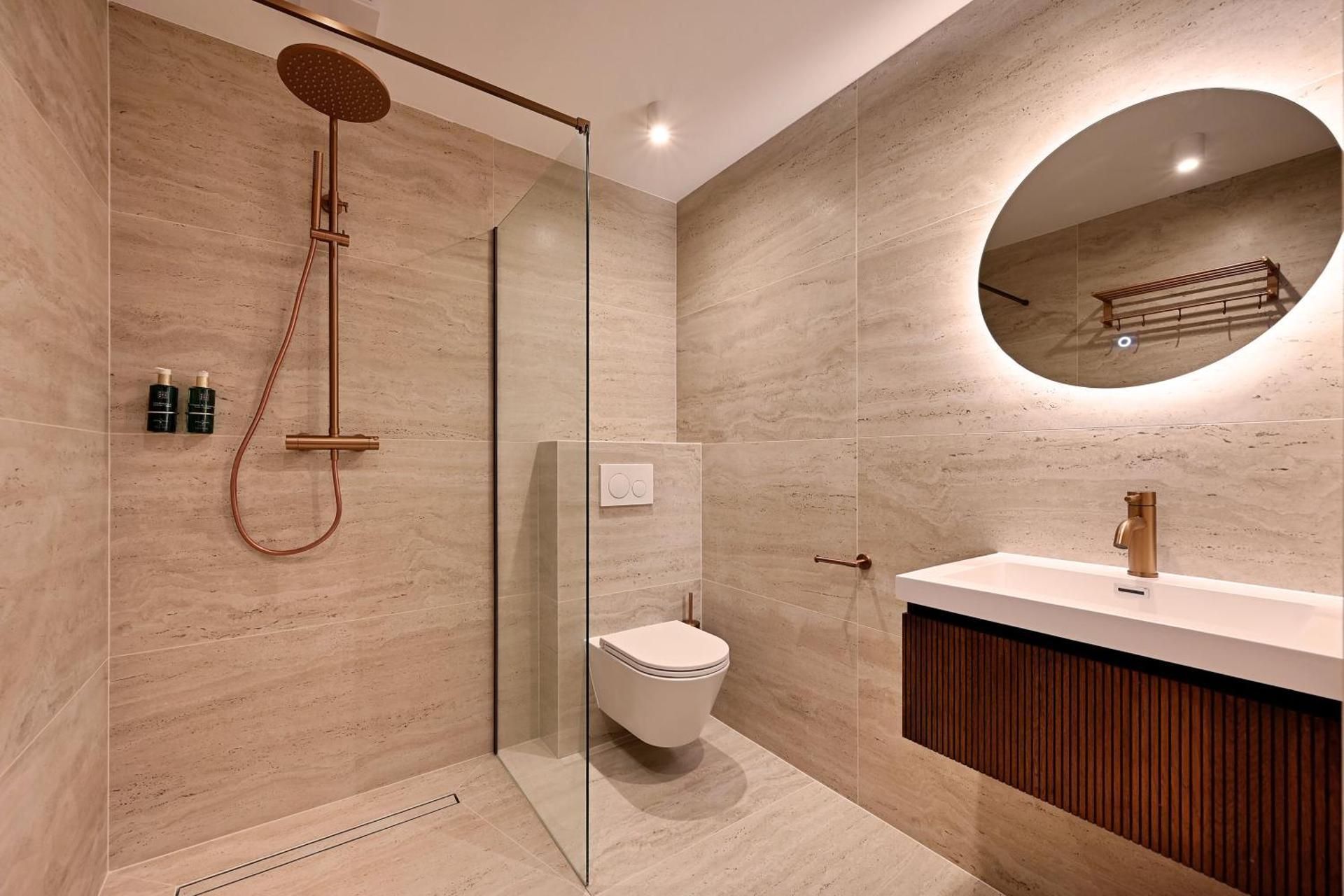 Superior One-Bedroom Apartment with Balcony