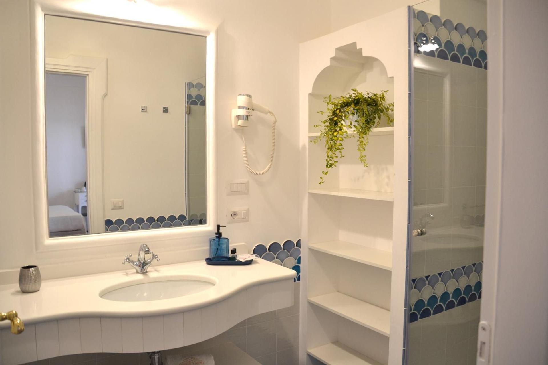 Villa Santa Chiara Positano Suites Suite with Sea View 3