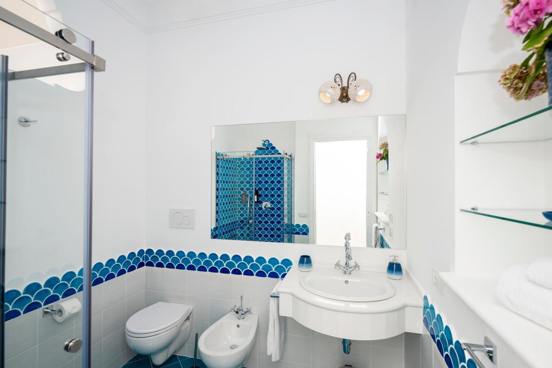 Queen Suite with Sea View