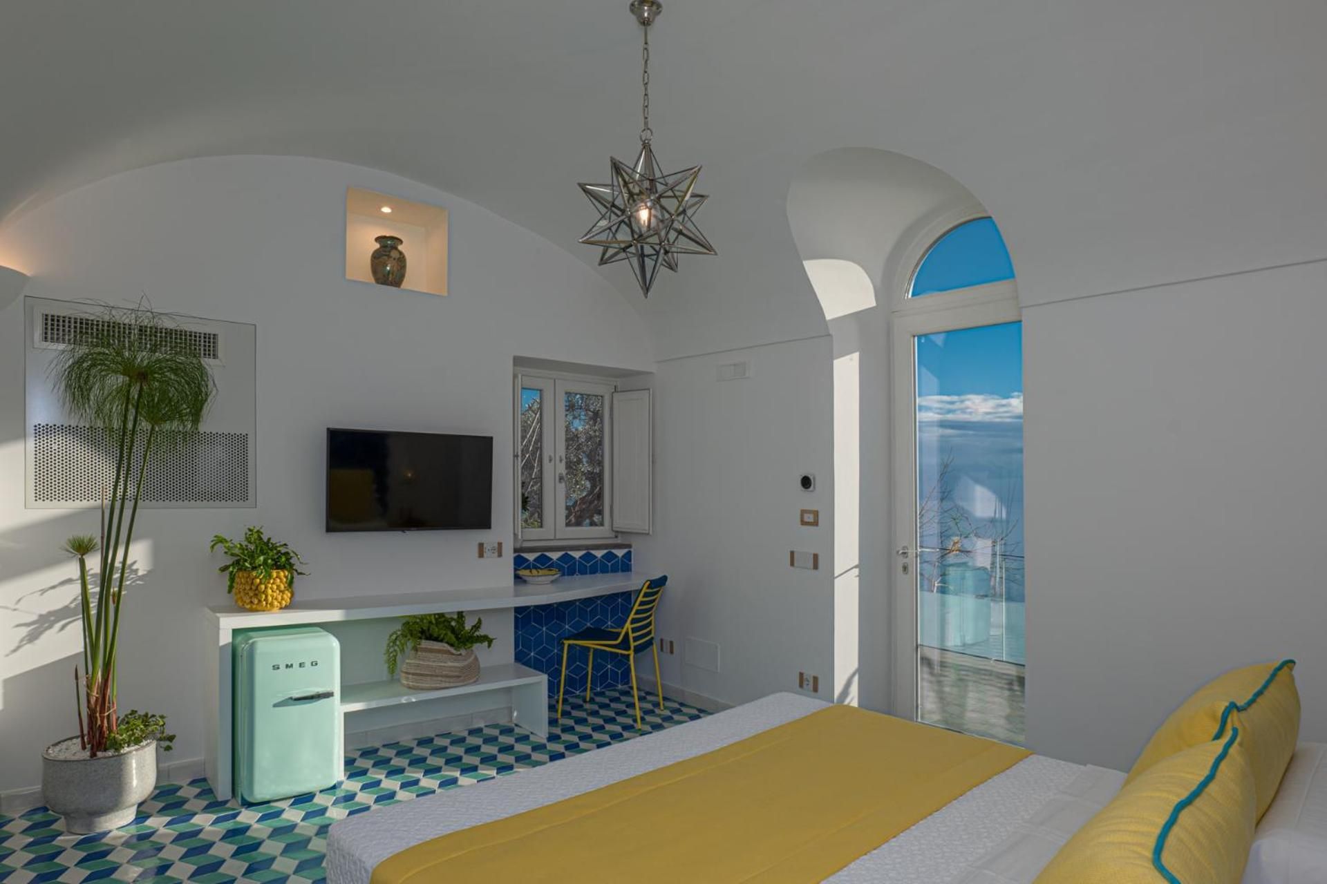 Petrea Lifestyle Suites Deluxe Double Room with Balcony and Sea View 2