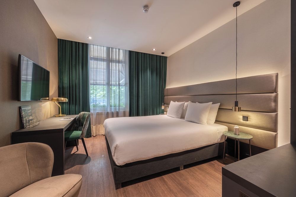 Superior Room, 1 King Bed