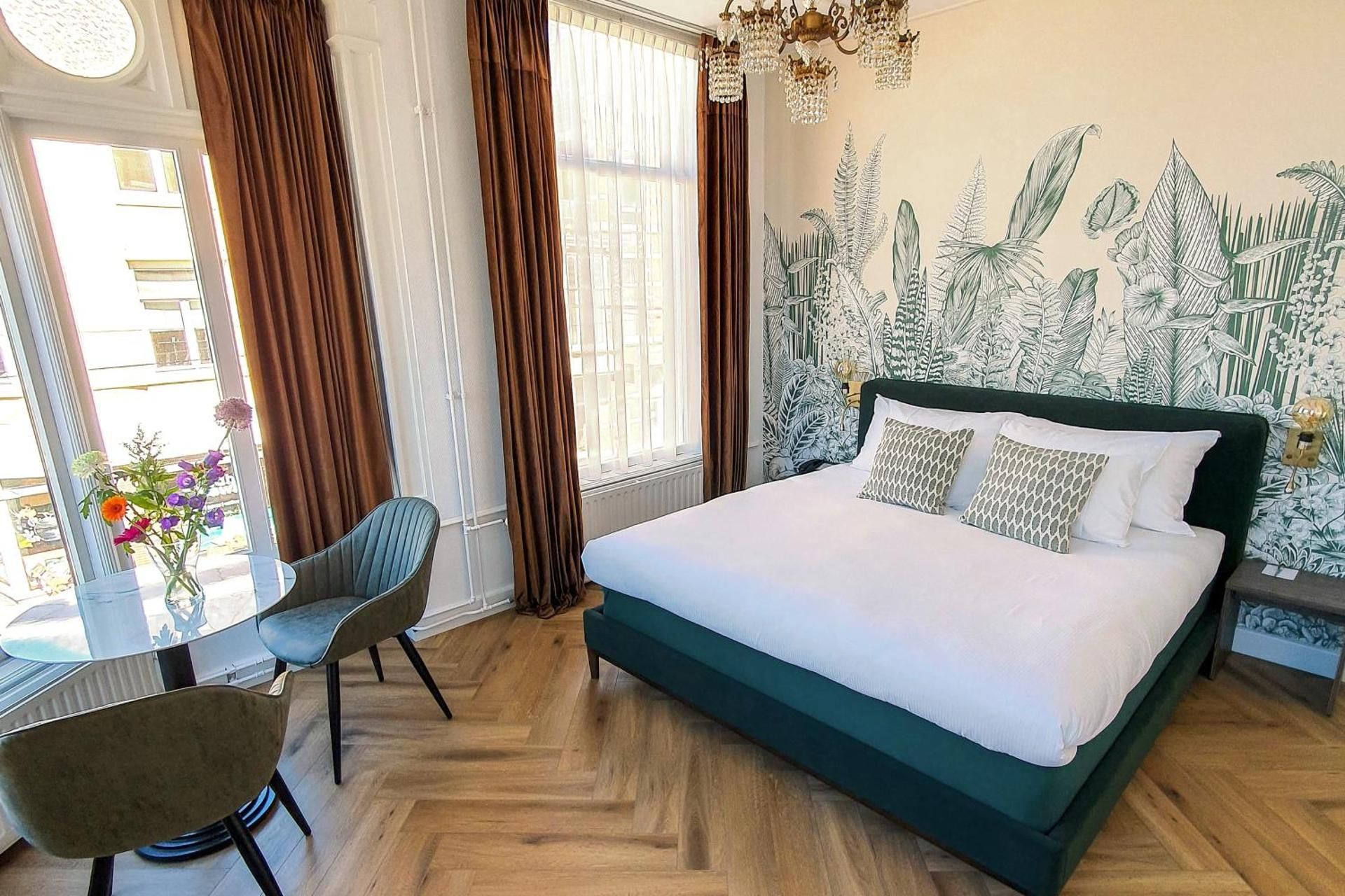 Queen Room