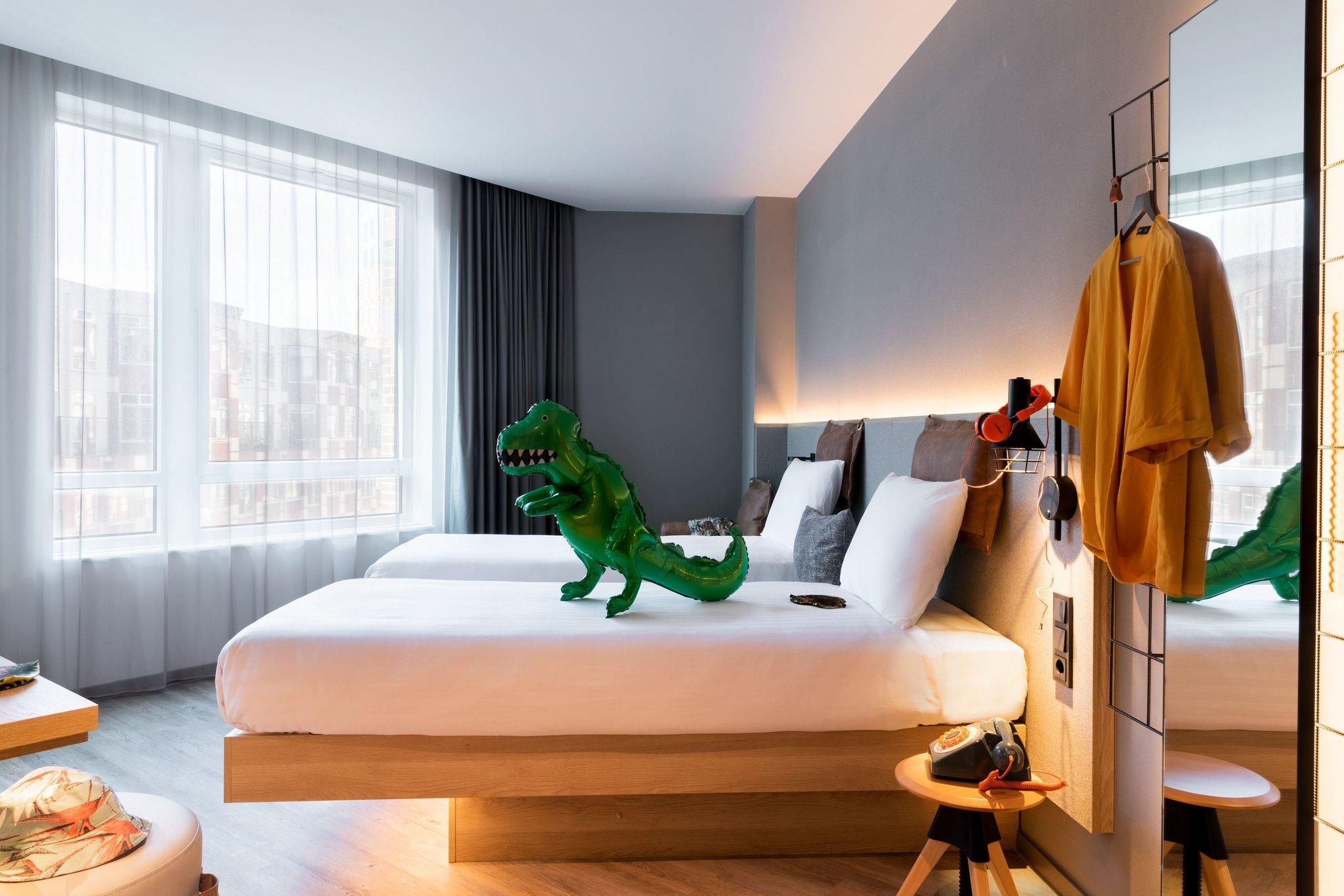 Moxy Sleeper, Guest Room, 2 Twin