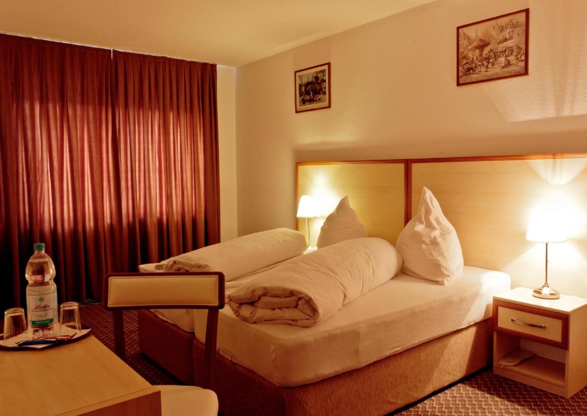 Twin Double Room (Self Check-in after 19:30 PM)