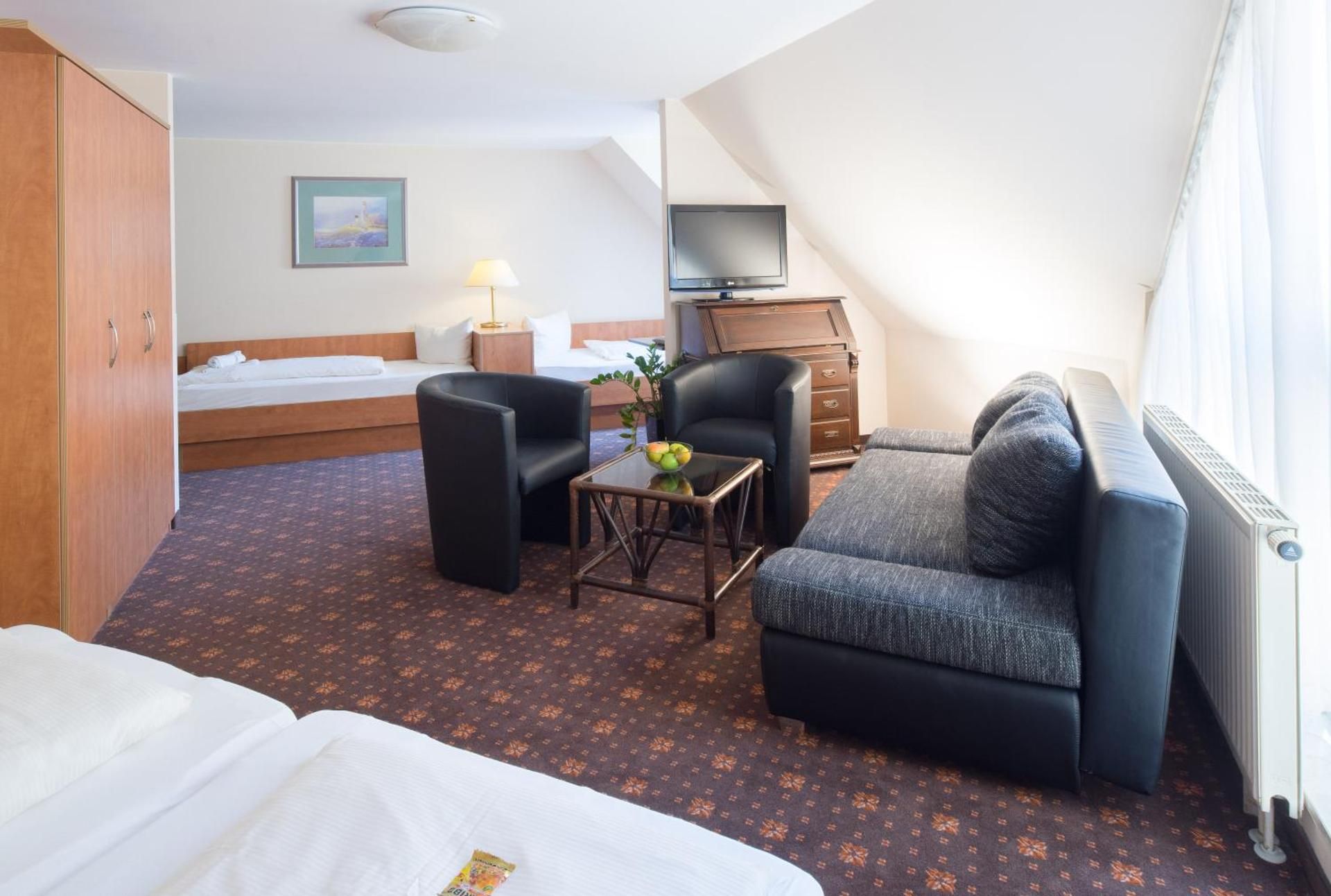 Quadruple Room with Free Car Parking