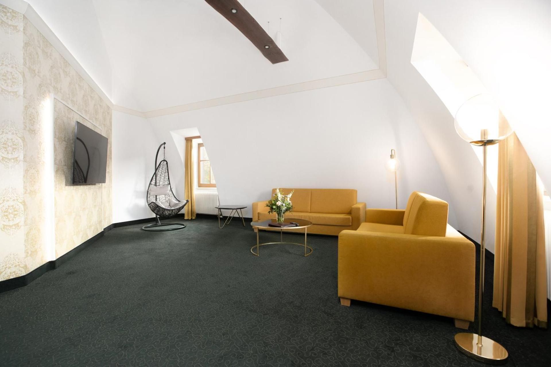 Deluxe Suite with Spa Bath