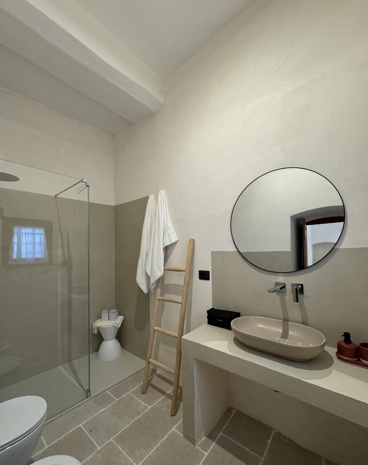 Suite Pool
