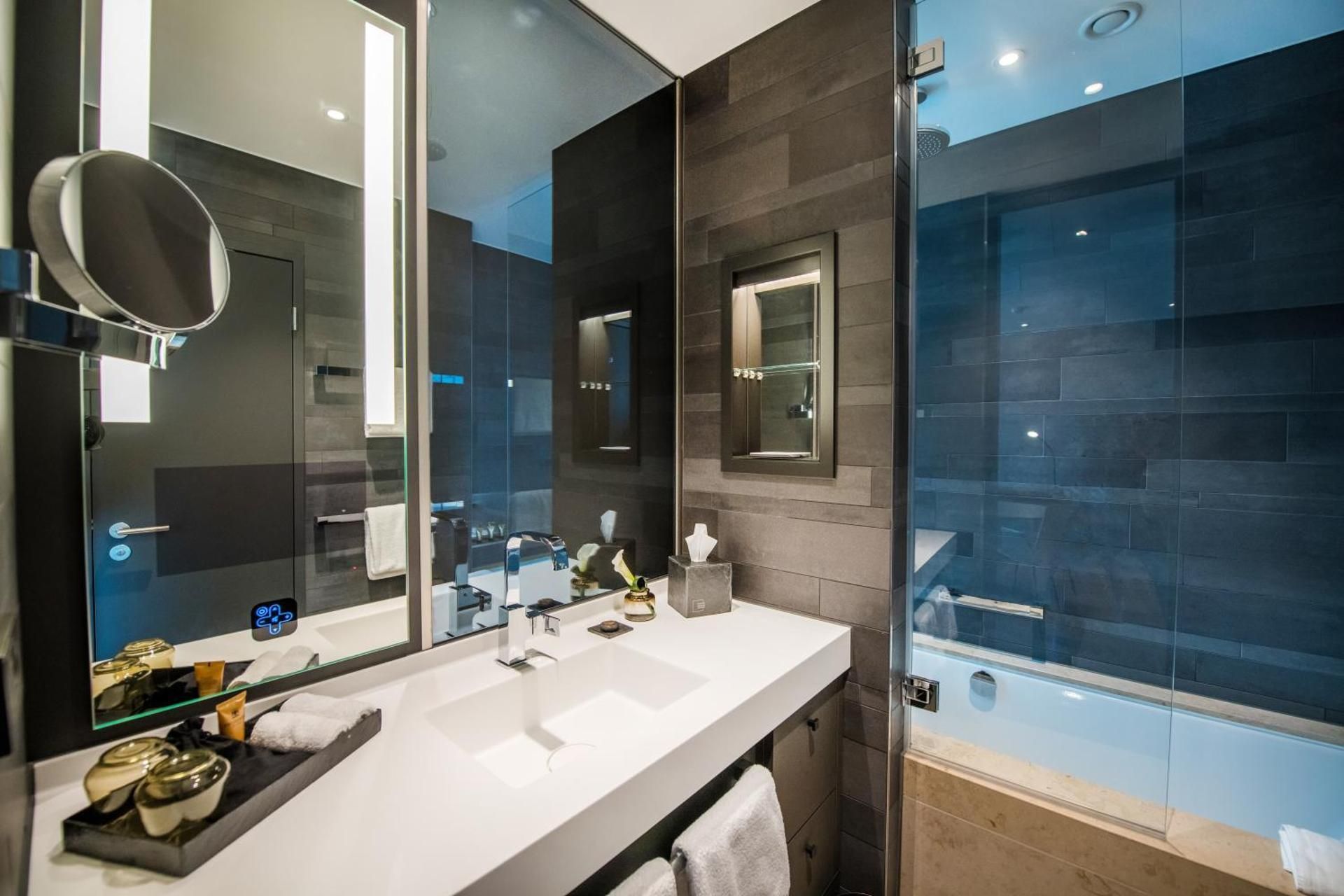 Suite with River View
