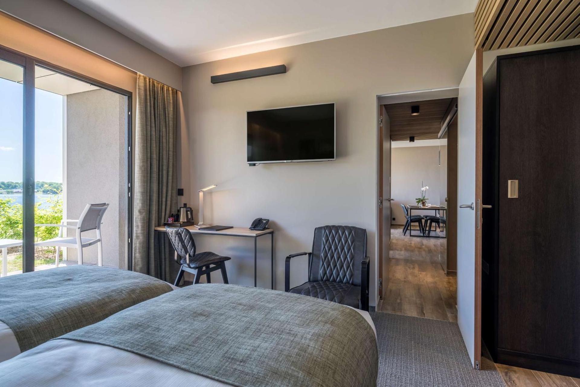 Twin Room with Lake View
