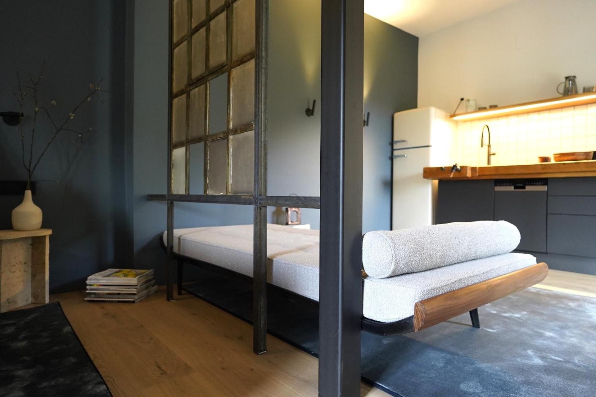One-Bedroom Apartment with Lake View