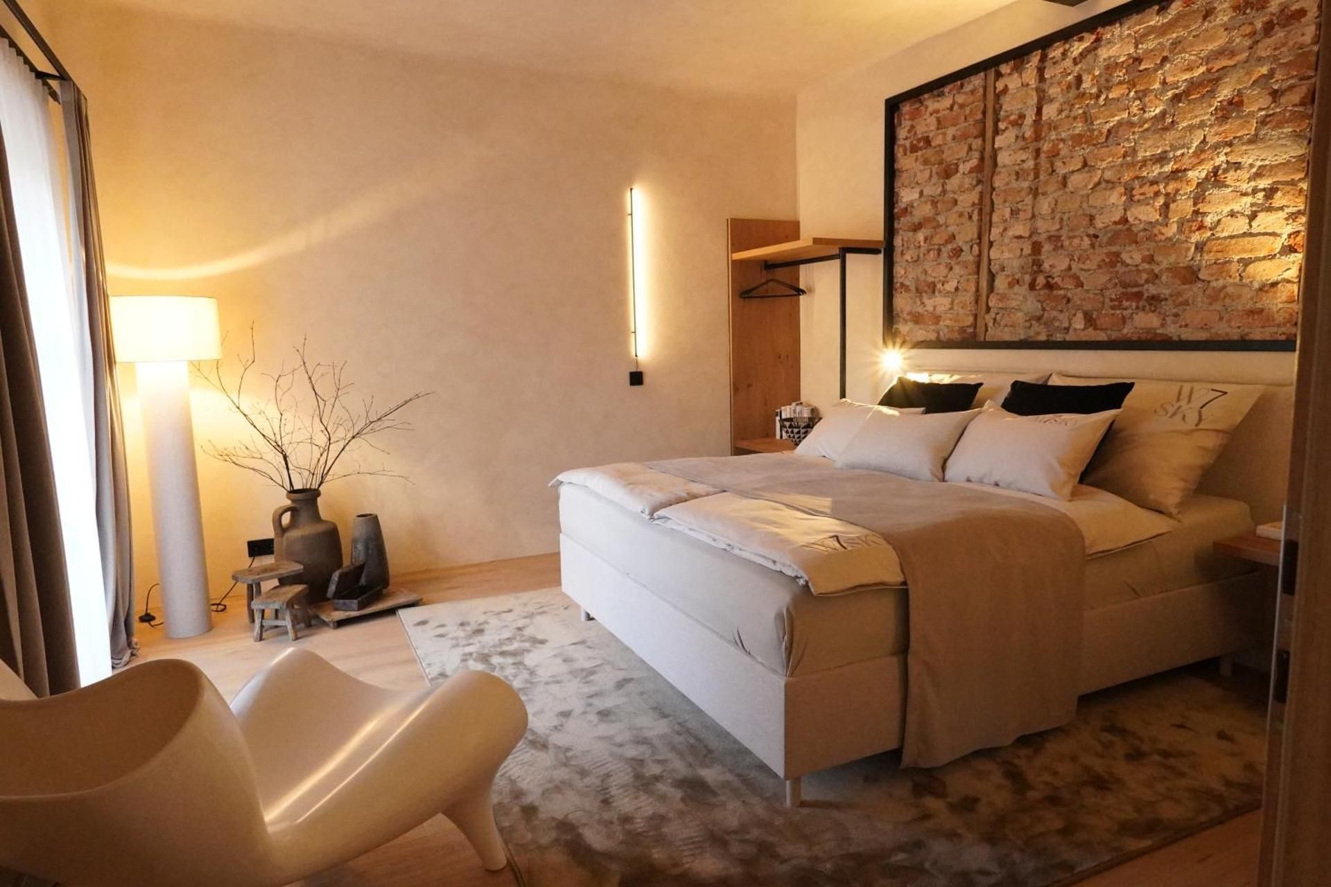 Two-Bedroom Apartment with Lake View