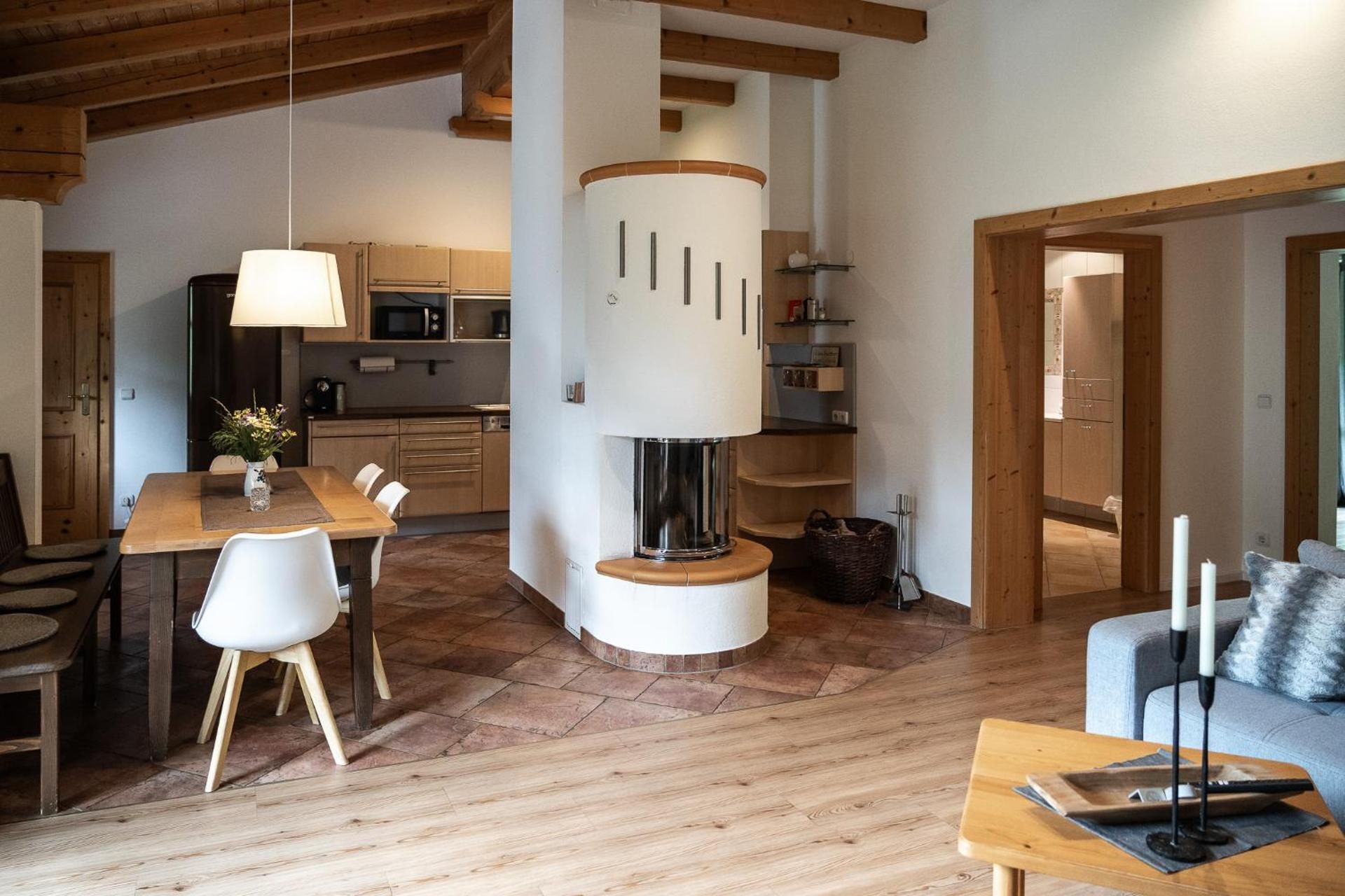 Apartment with Mountain View
