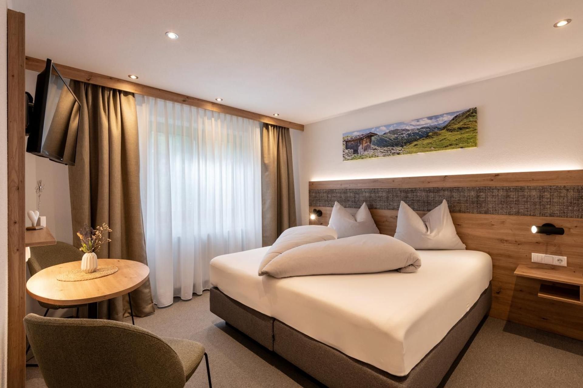 Deluxe Double or Twin Room
