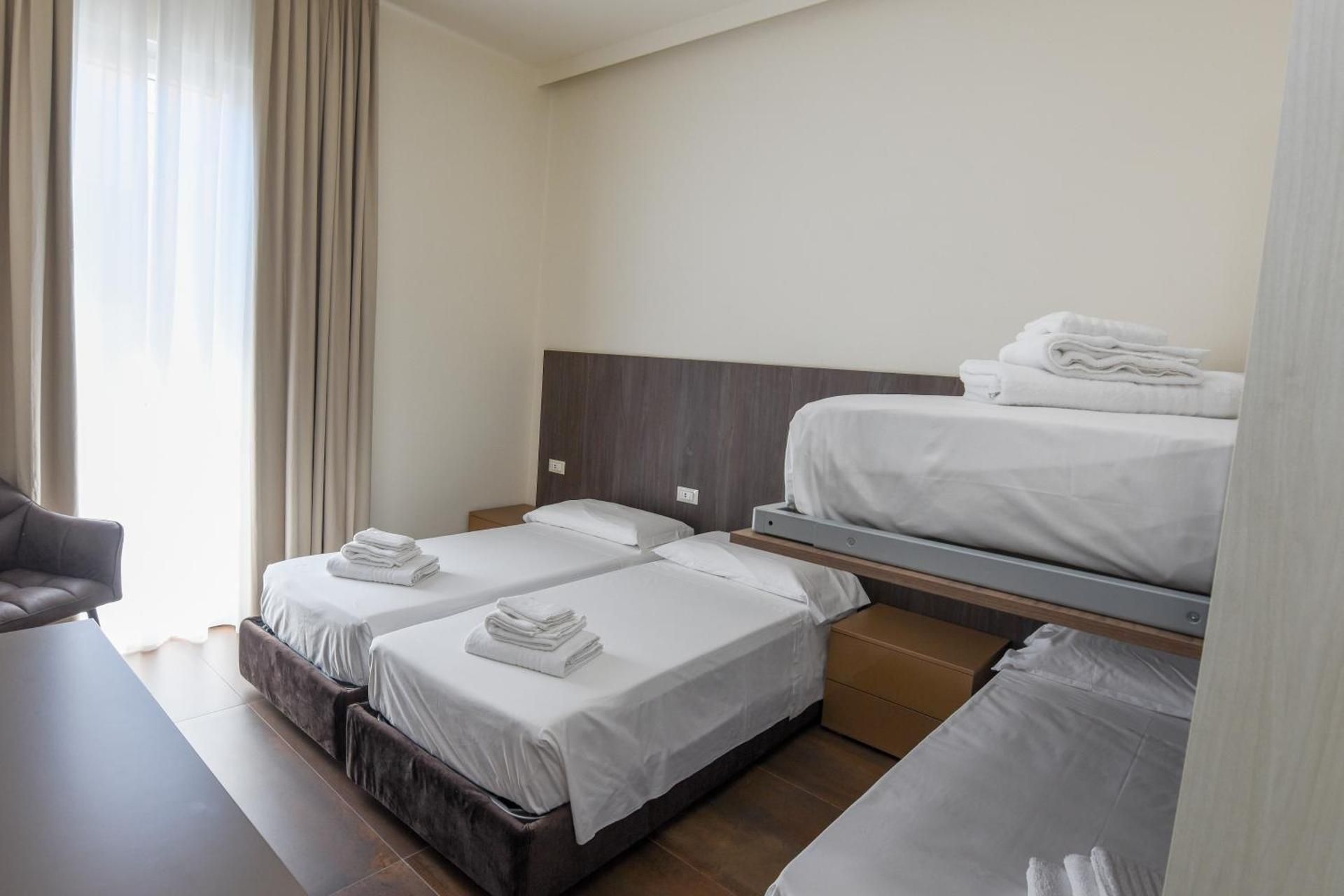 HOTEL Mirarti Quadruple Room