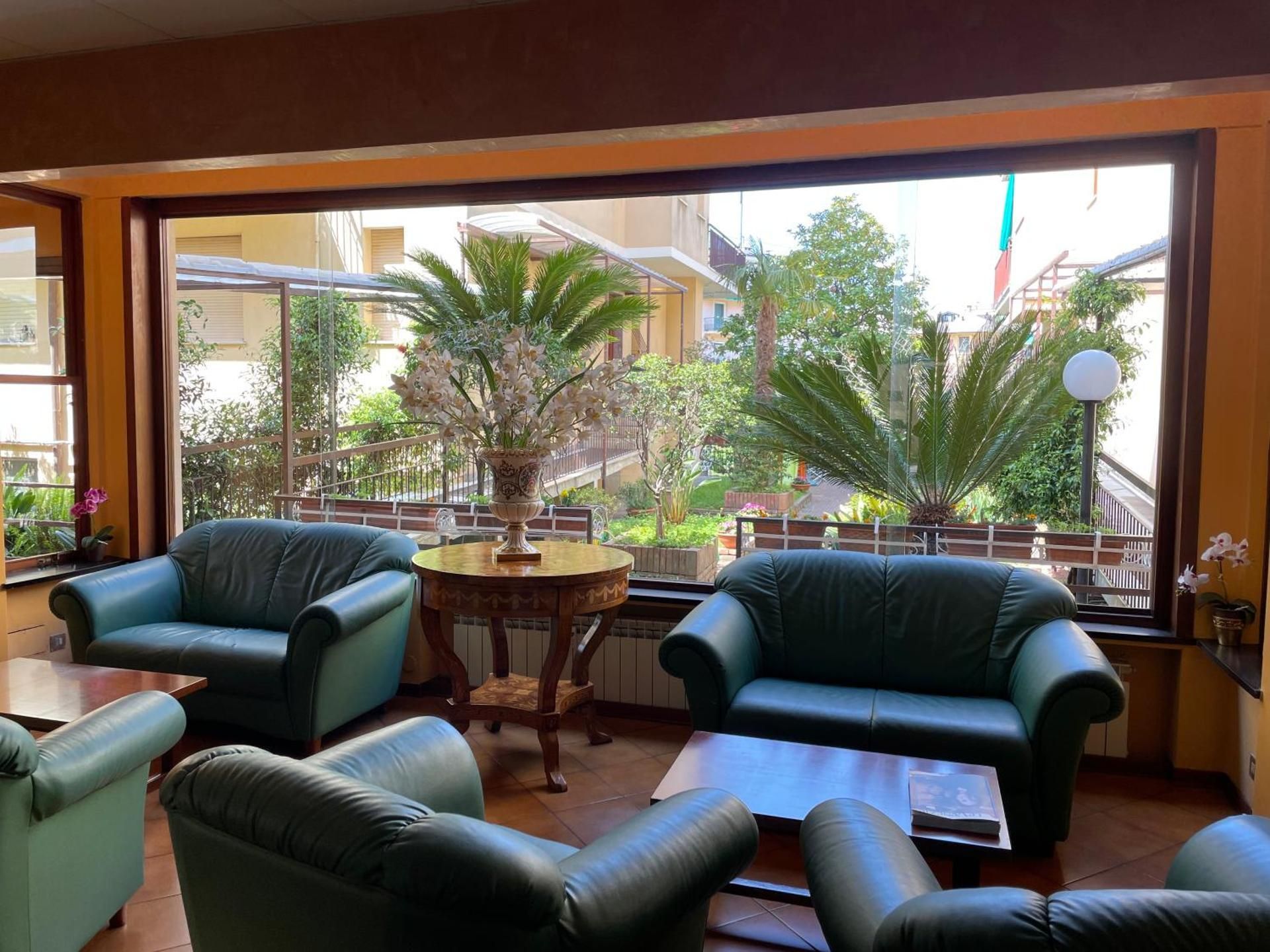 shared lounge/tv area