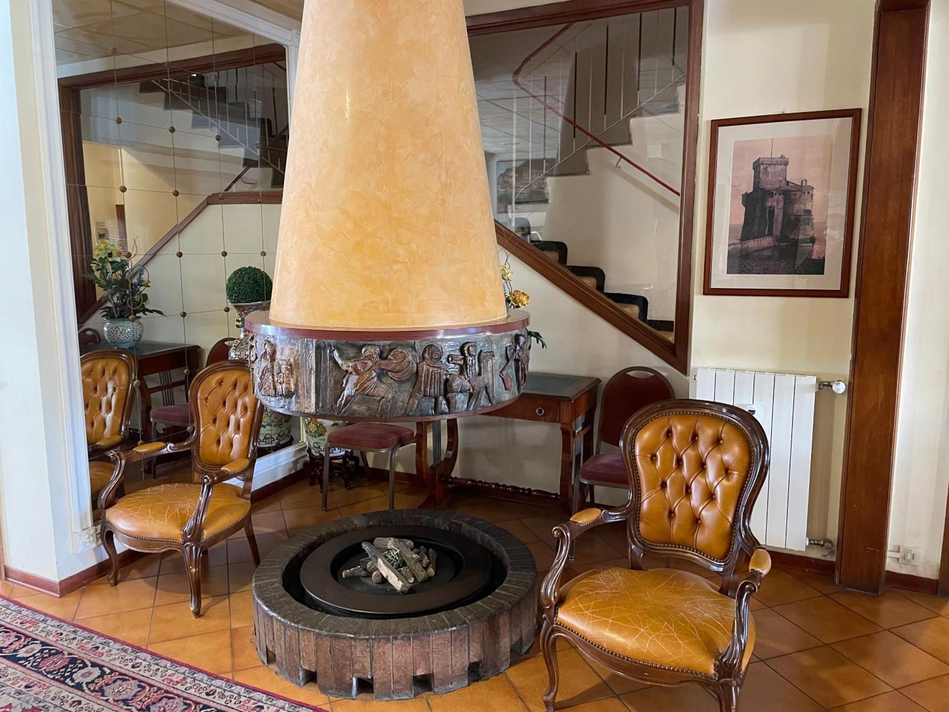 shared lounge/tv area