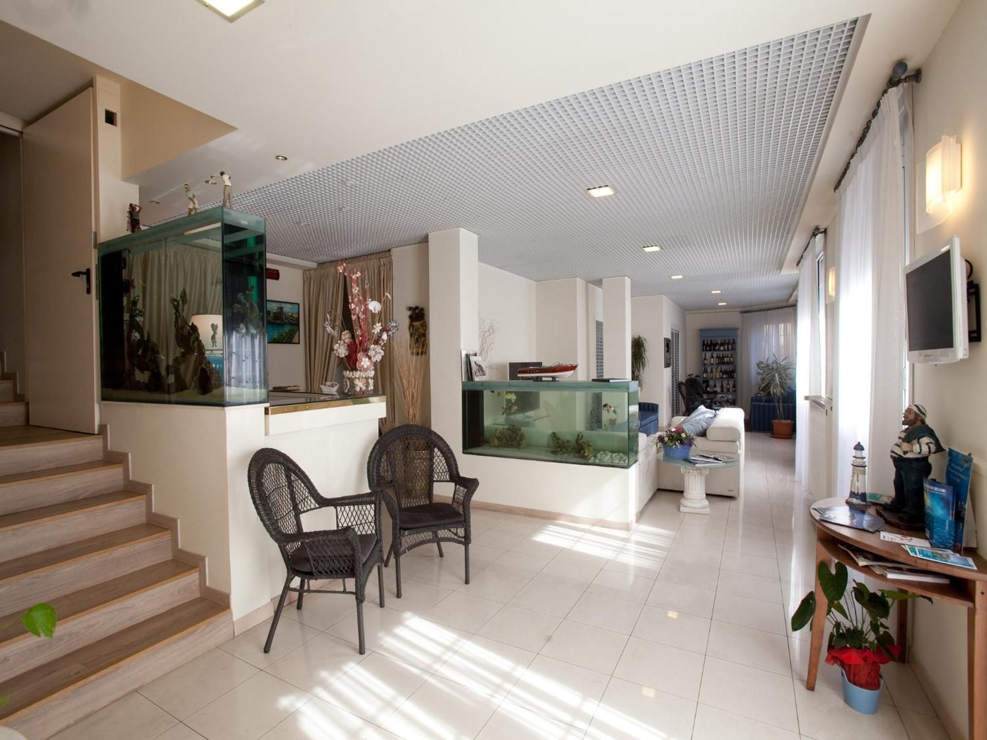 shared lounge/tv area