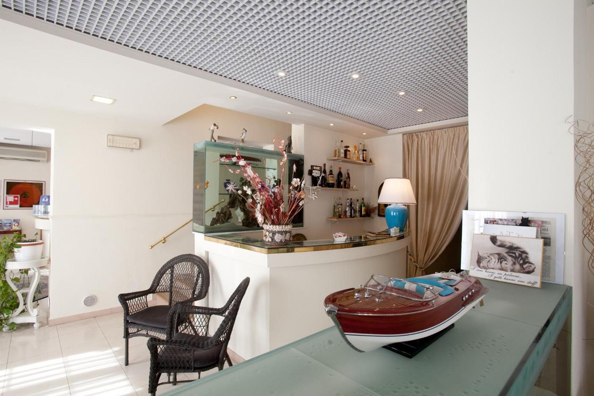 shared lounge/tv area