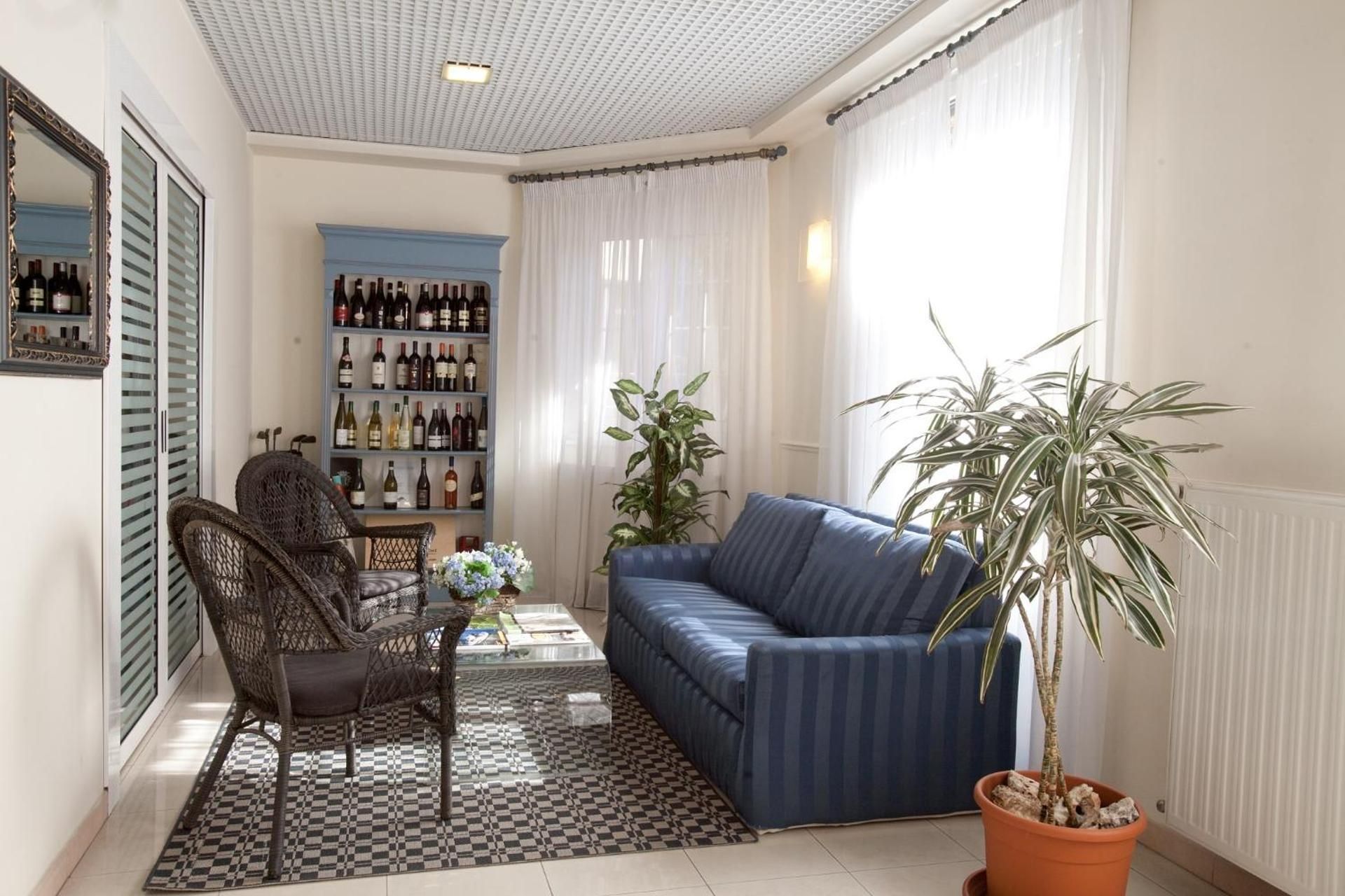 shared lounge/tv area