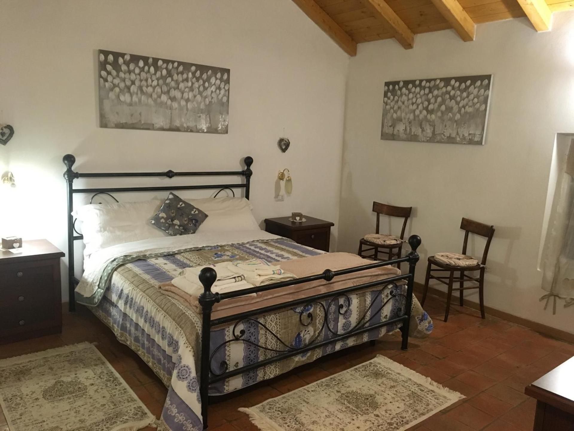 Felix House Double Room with Shared Bathroom 2