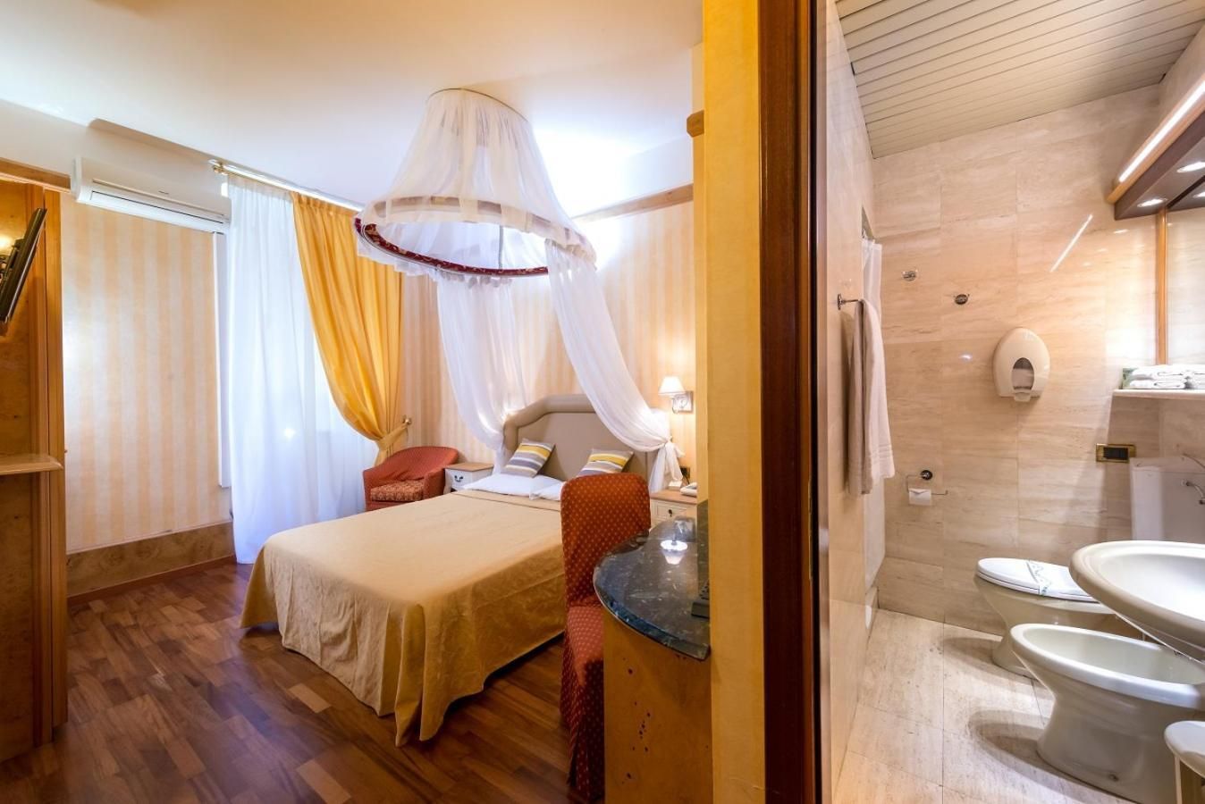 Hotel Miro' Standard Double Room