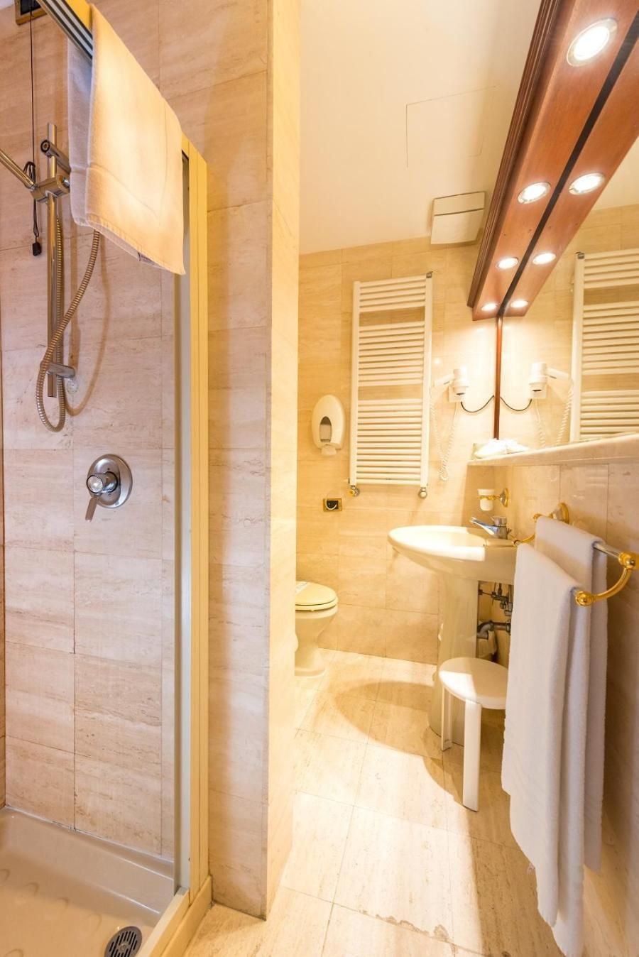 Hotel Miro' Standard Double Room 3