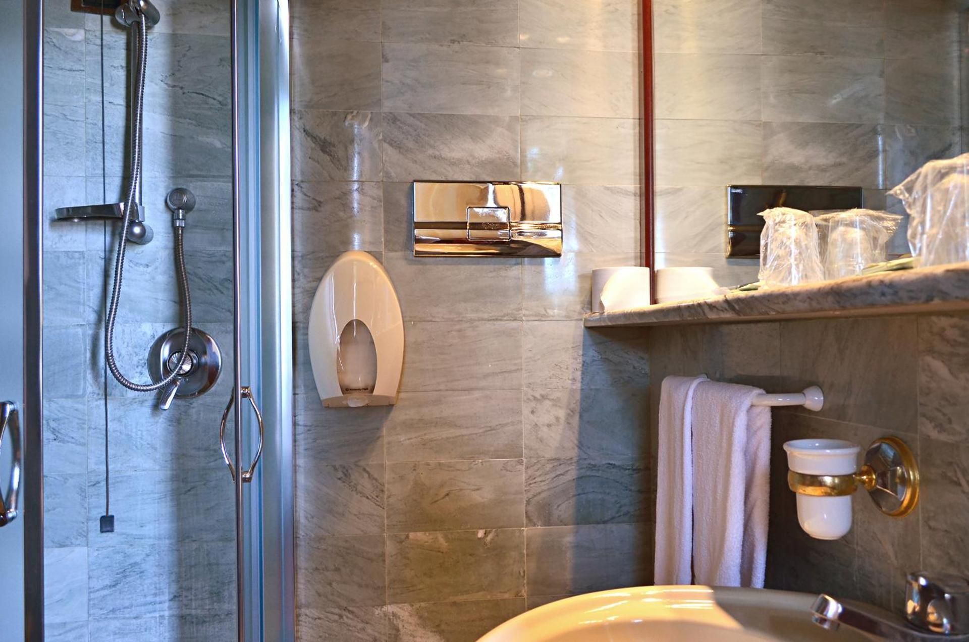 Hotel Miro' Double Room - Sea Front 3