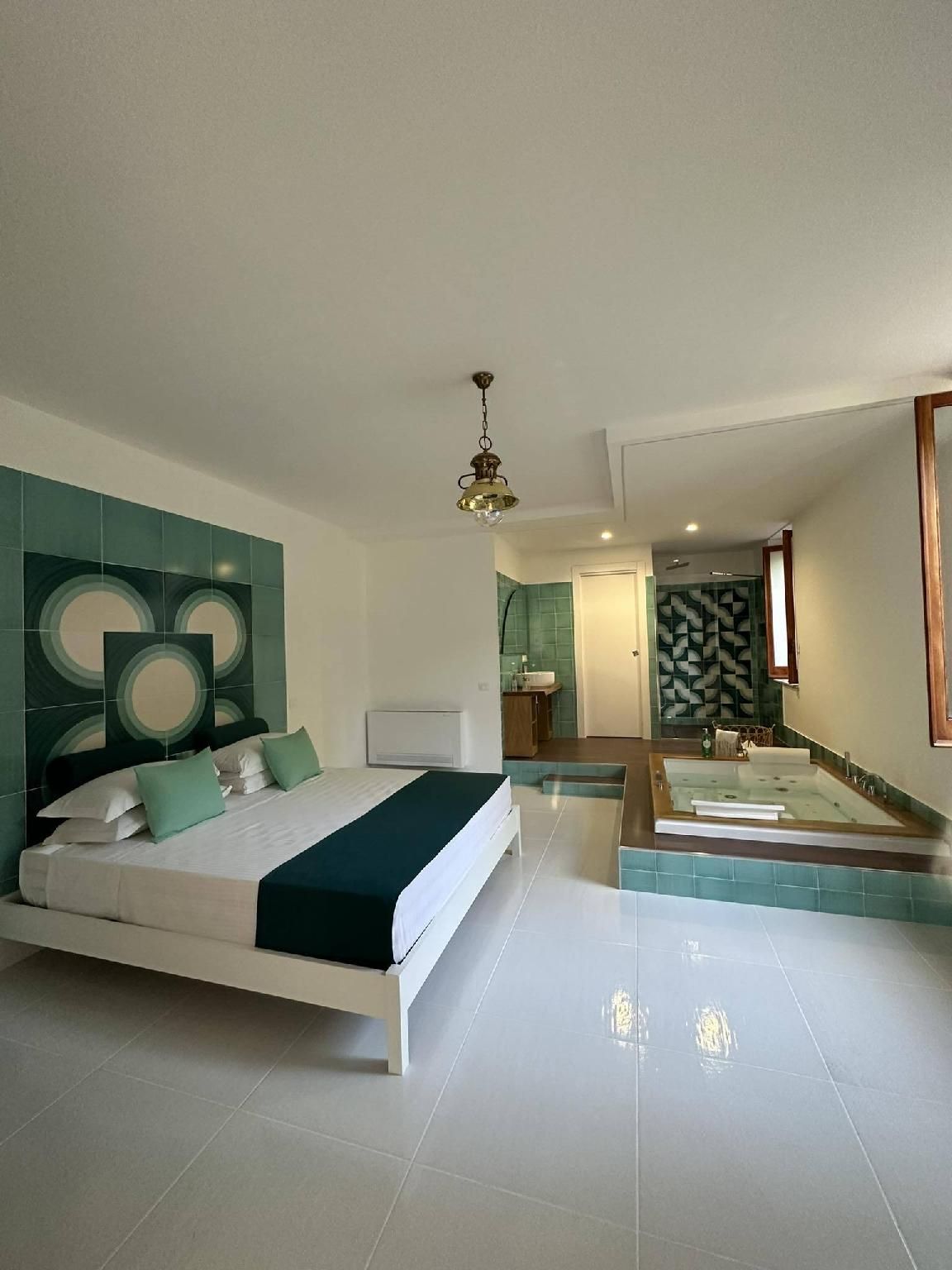 Verde-Matrimoniale Queen-Bagno privato con vasca idromassaggio-Vista montagna