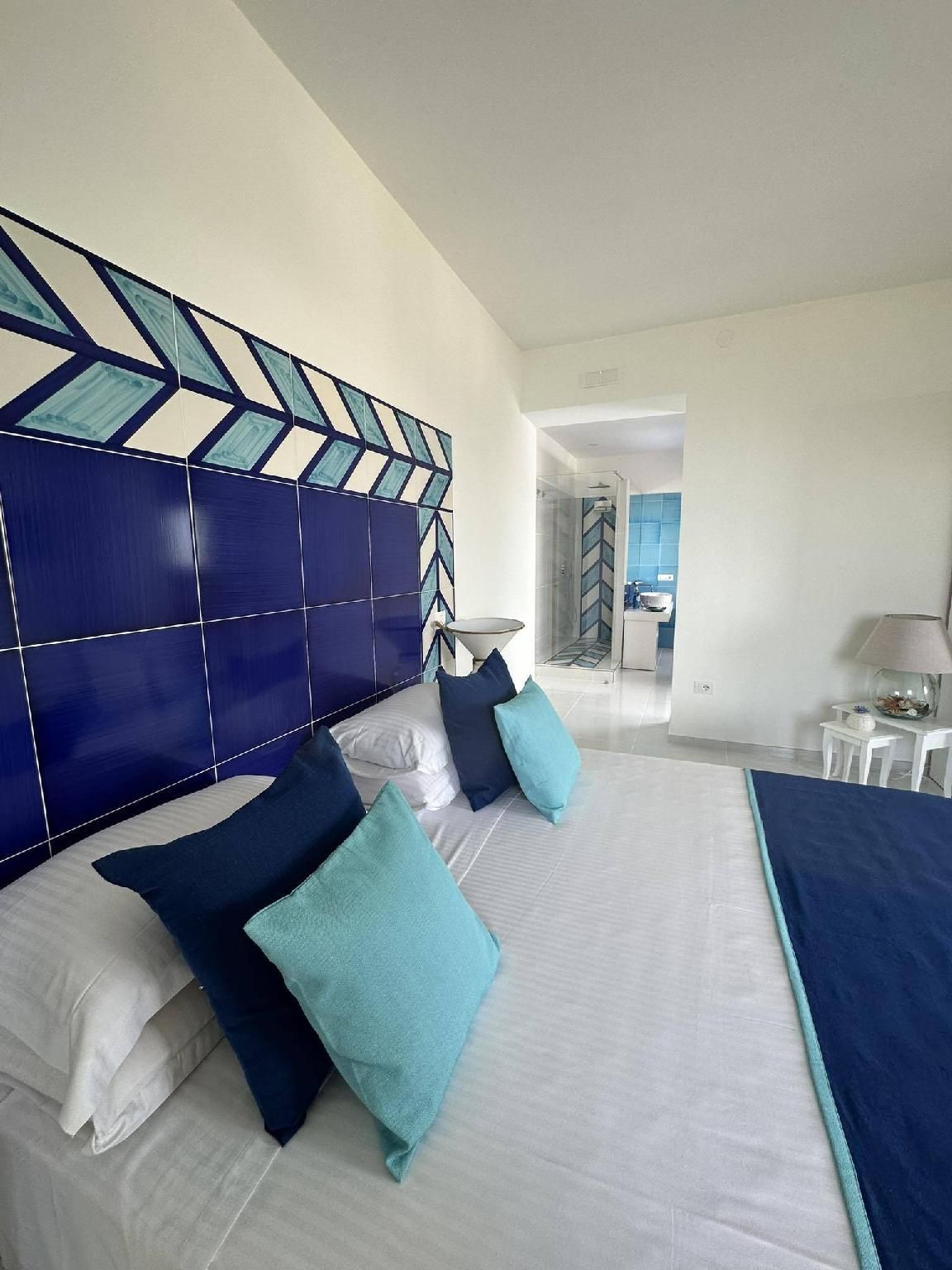 Blu-Suite-Bagno in camera-Lusso-Vista mare