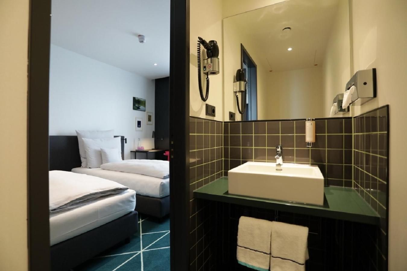 Sander Hotel Double or Twin Room 3