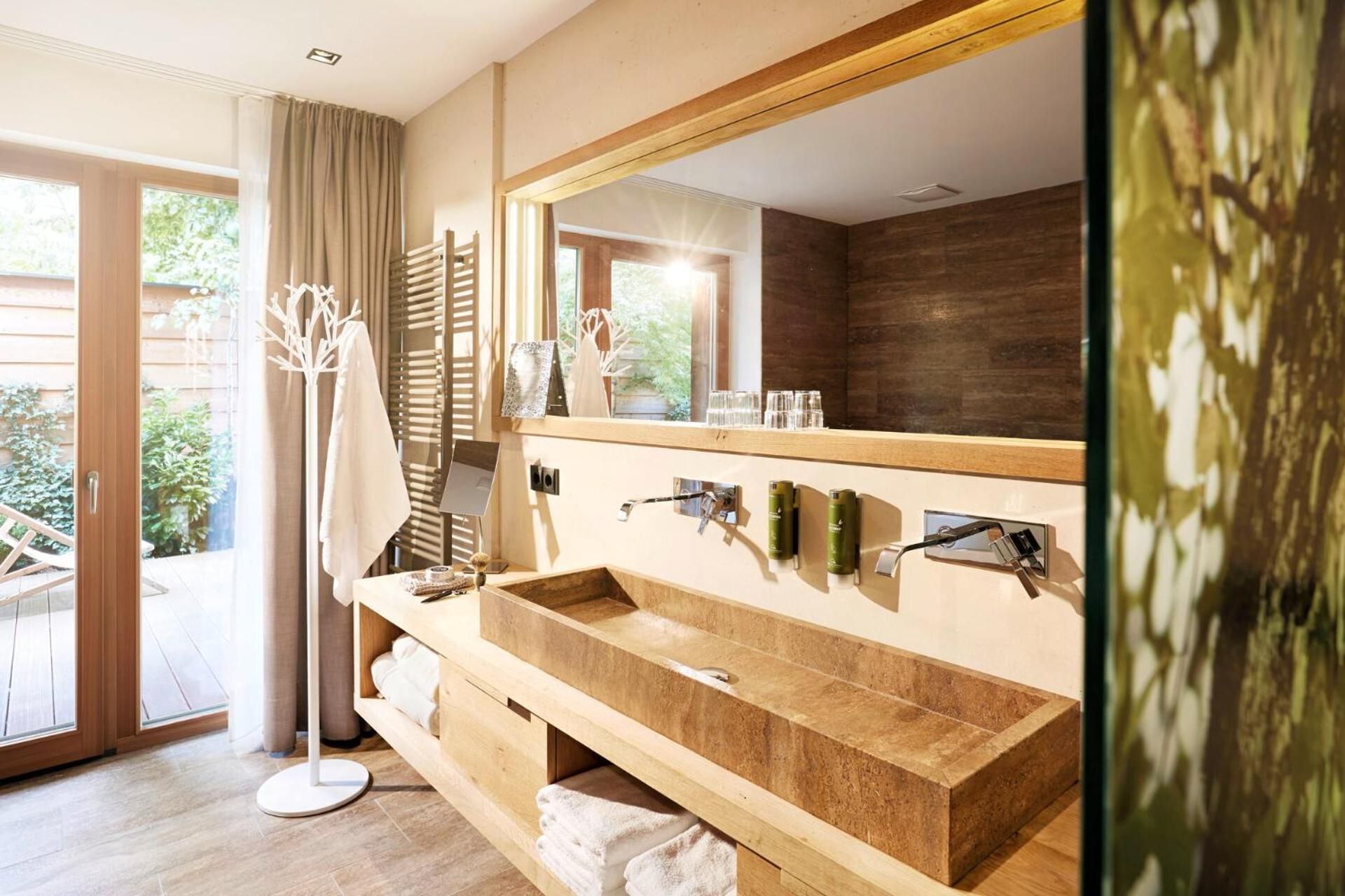 Deluxe One-Bedroom Suite