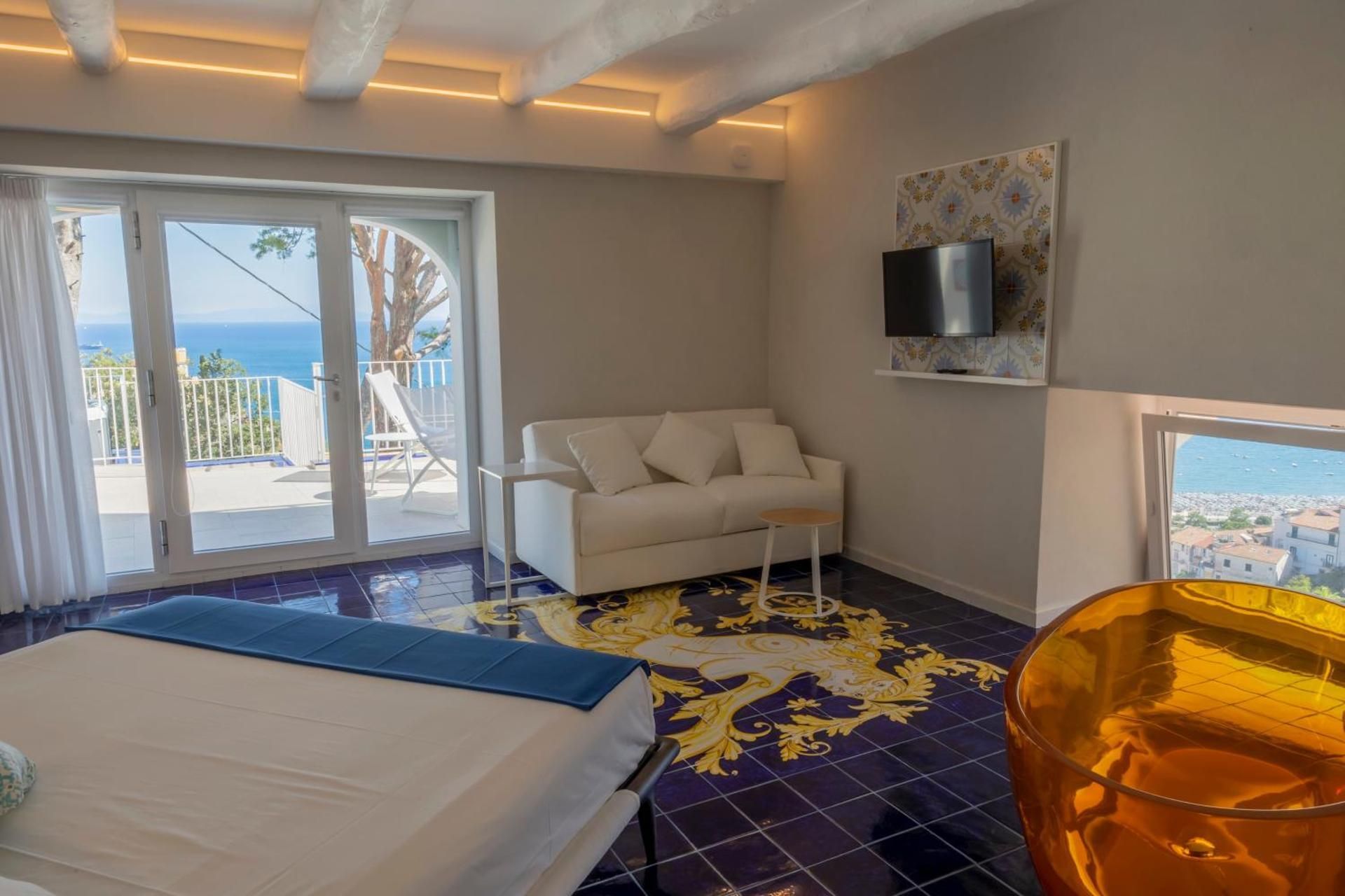 Decori Suites Amalfi Coast Superior Suite with Sea View
