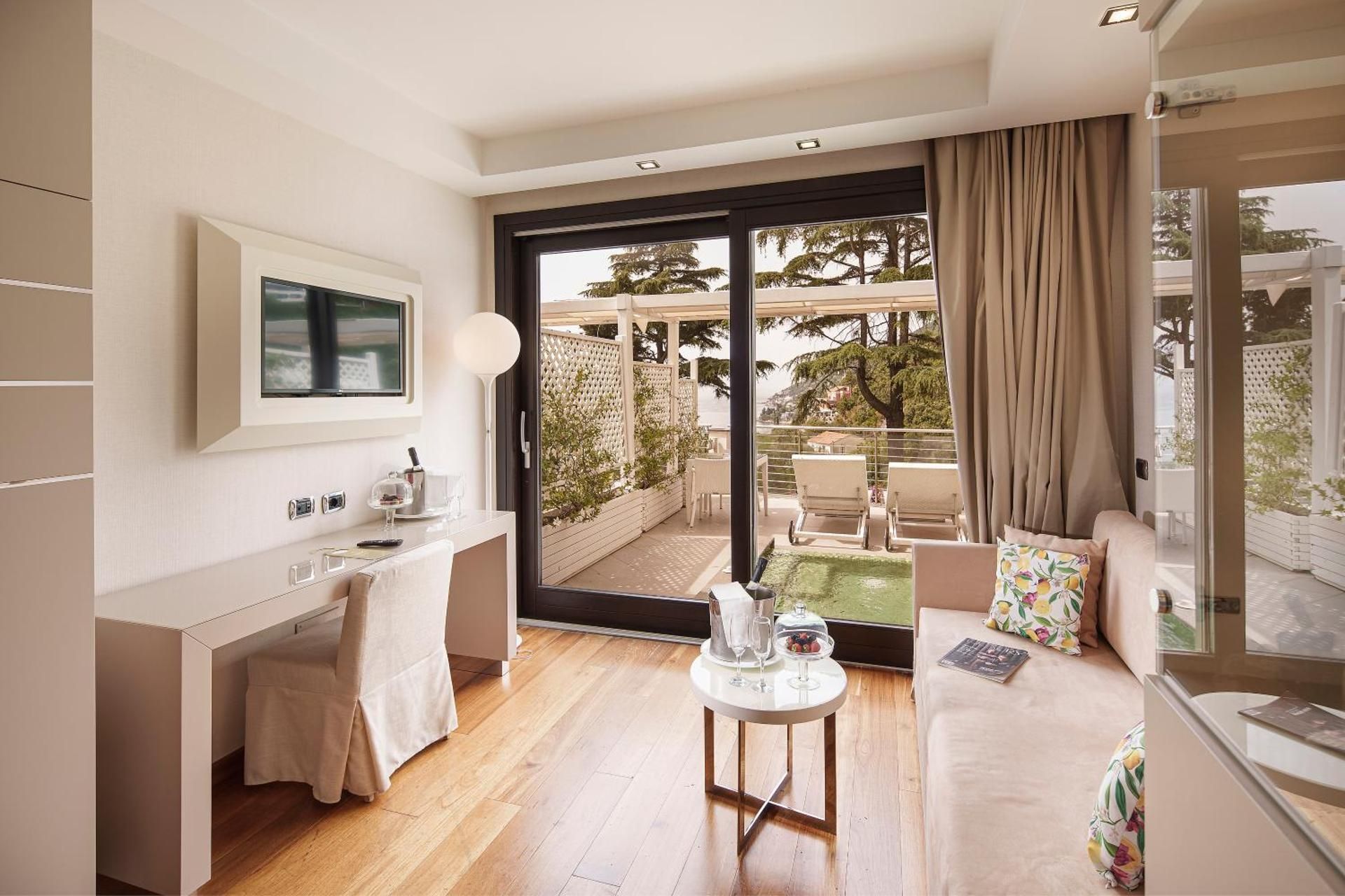 Junior Suite with Hot Tub