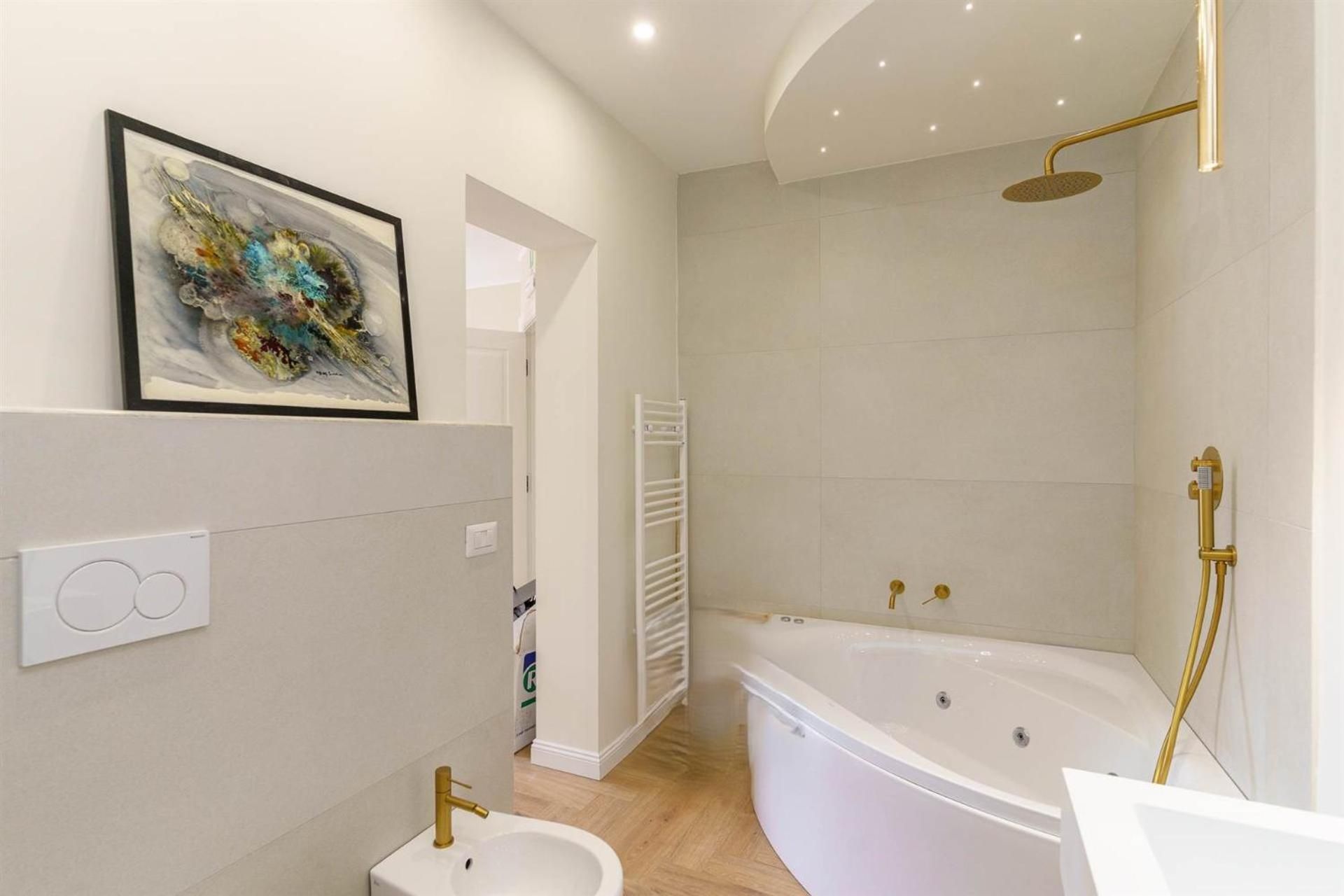 Queen Room with Spa Bath