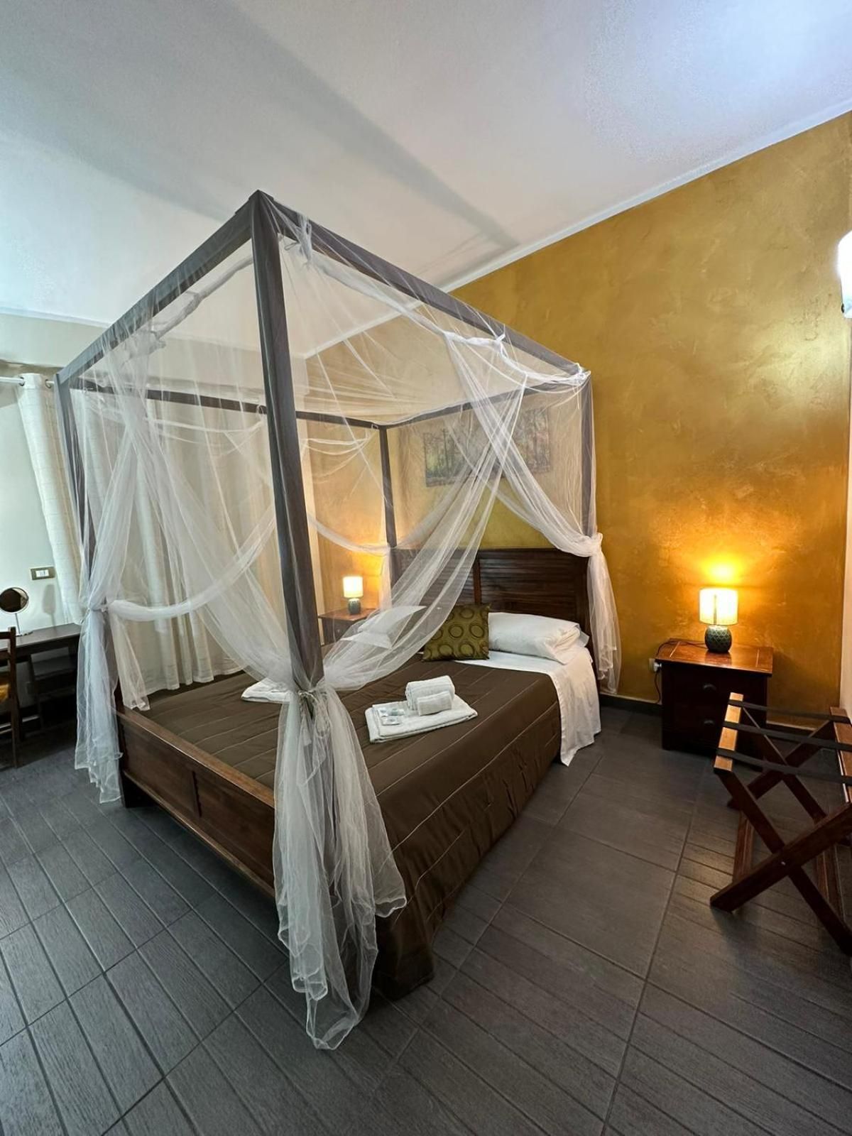 Etna Rooms