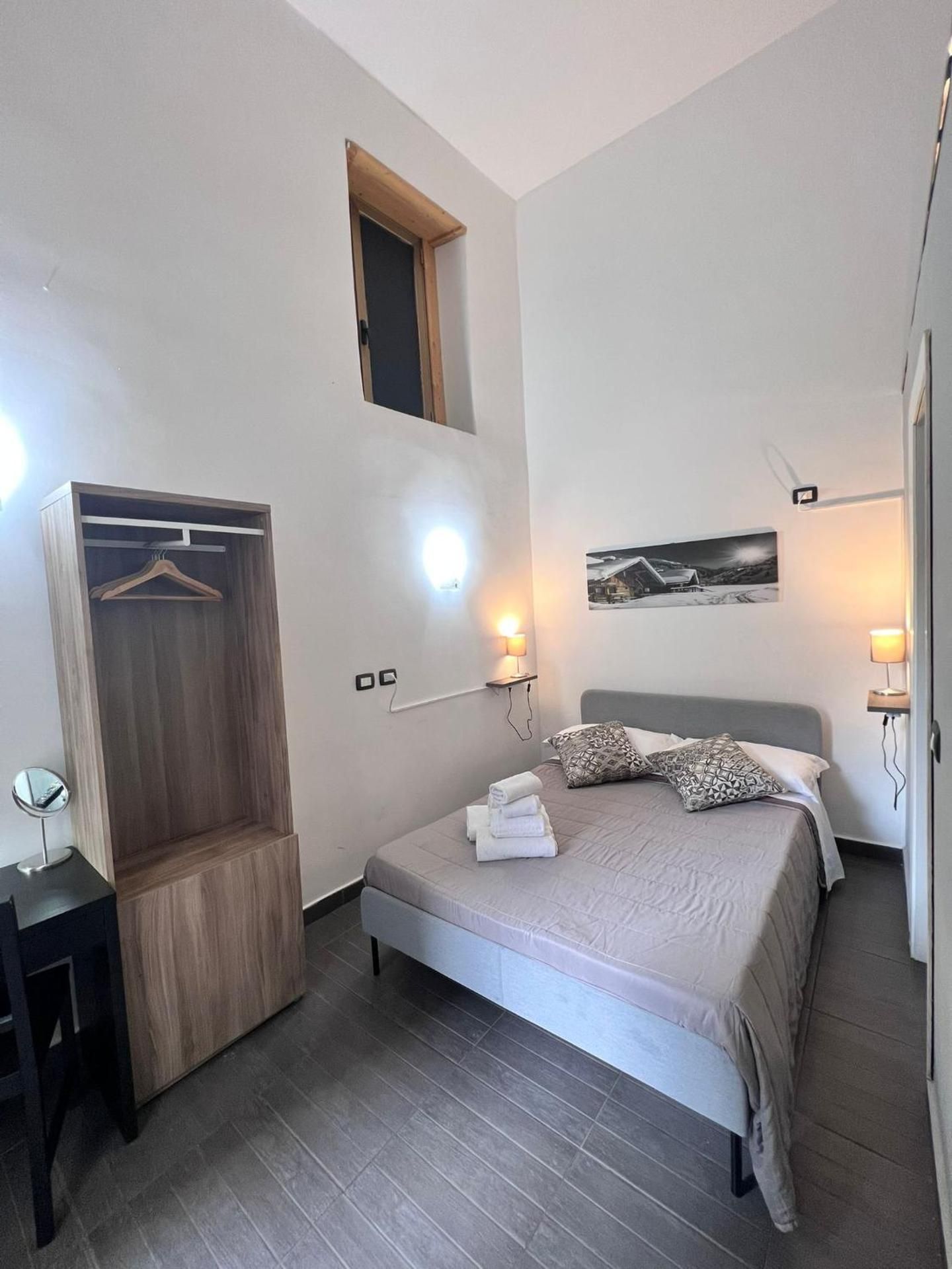 Etna Rooms