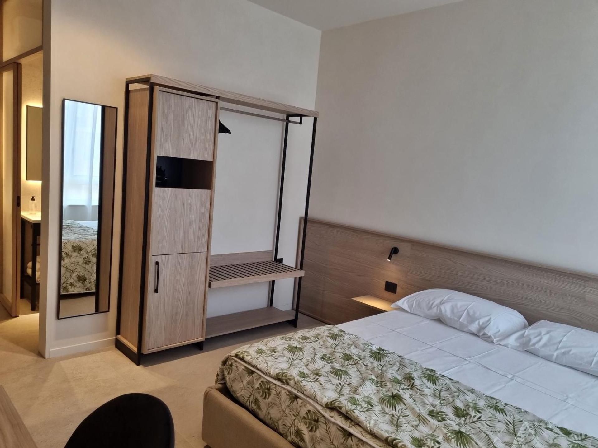 Large Double Room