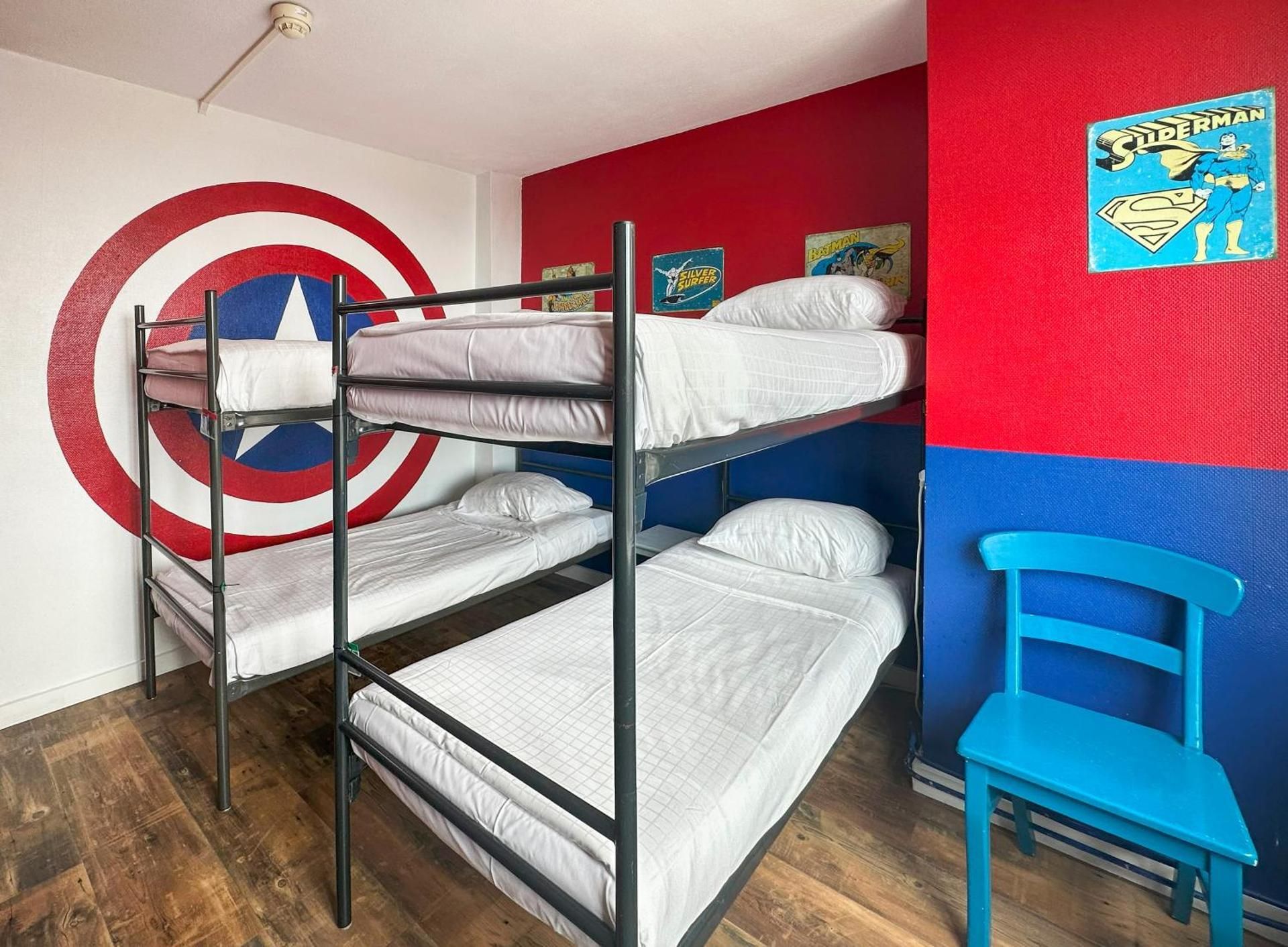 Single Bed in Mixed Dormitory Room (4 people)
